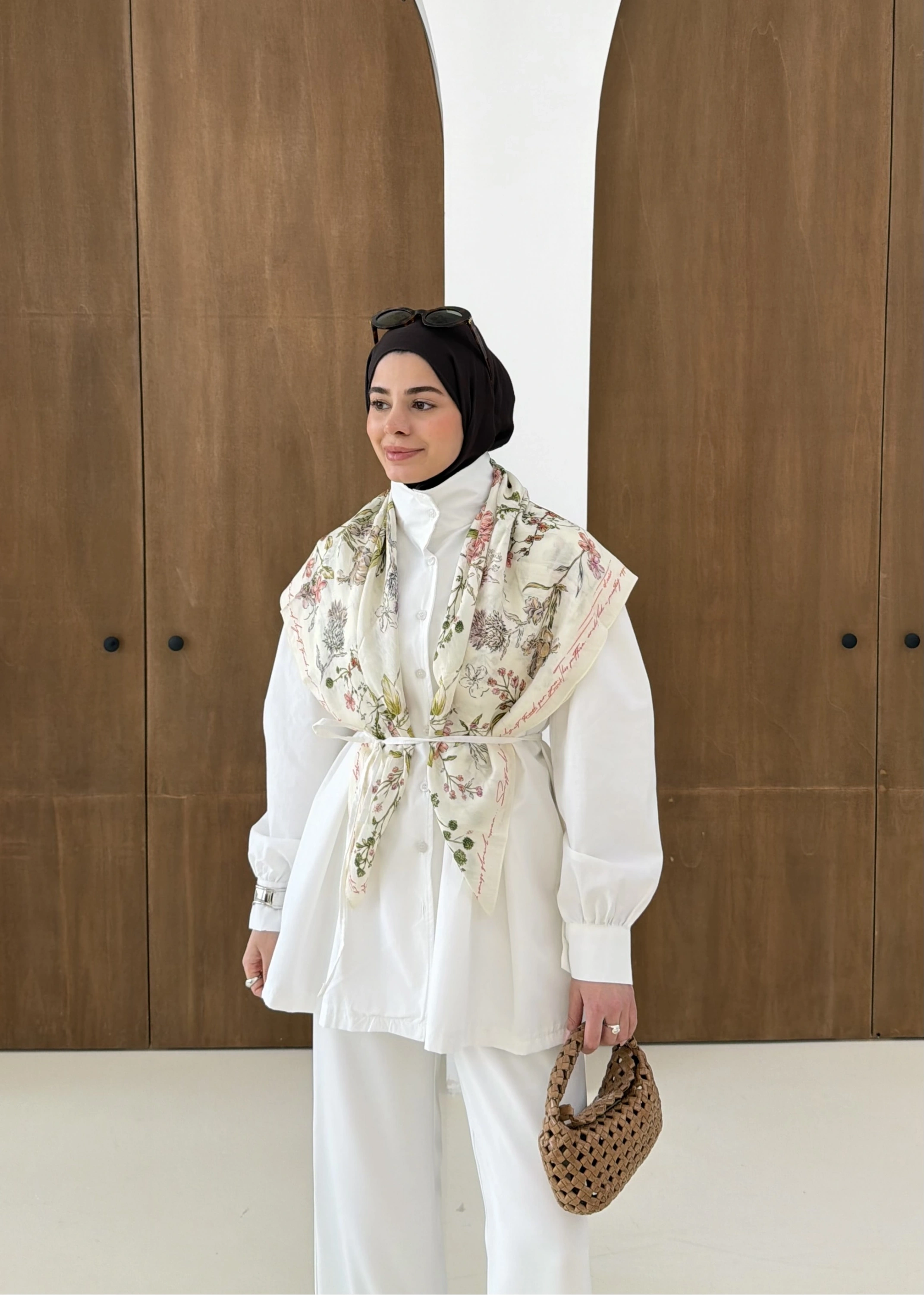 DİK YAKA GÖMLEK beyaz