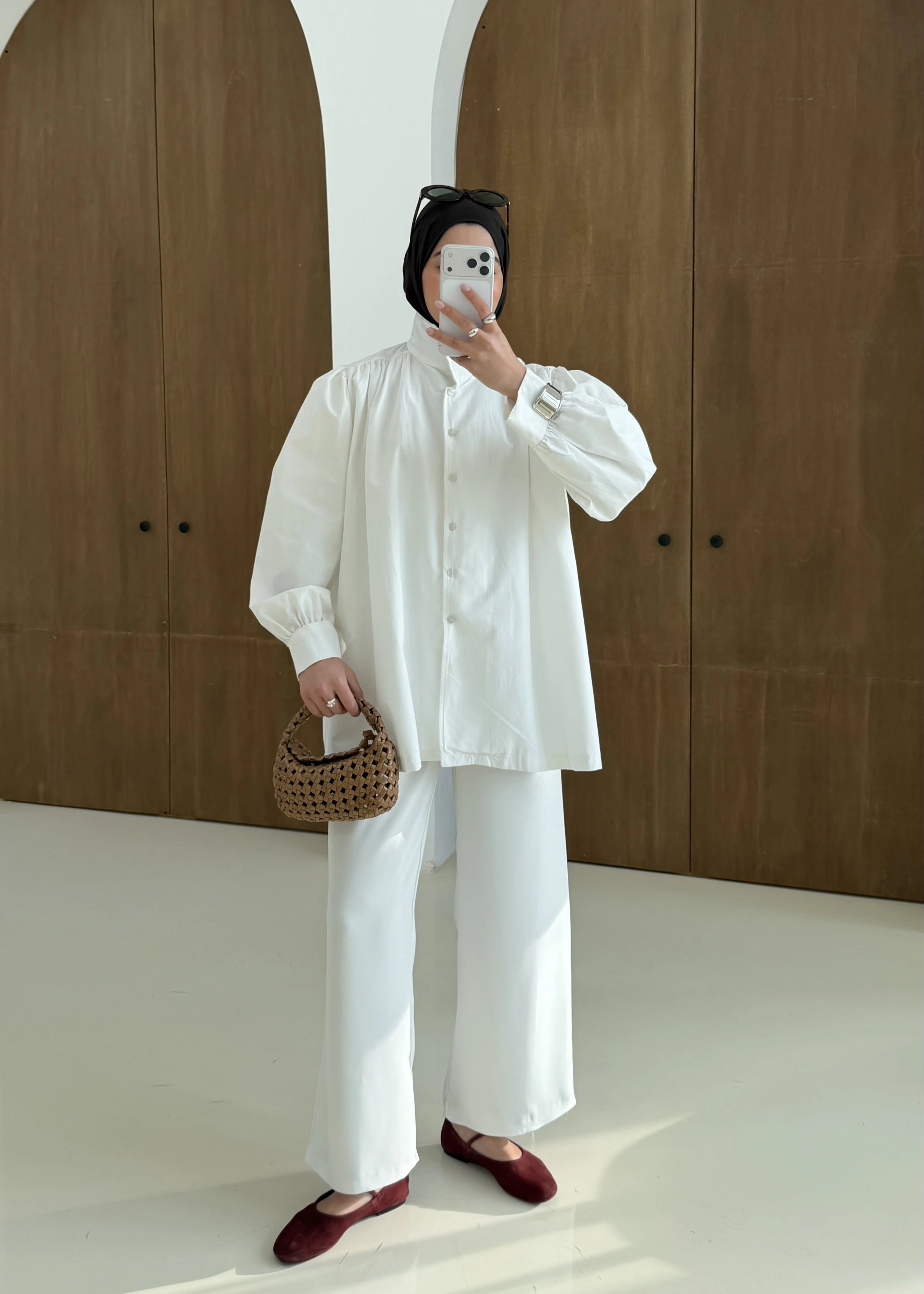 DİK YAKA GÖMLEK beyaz