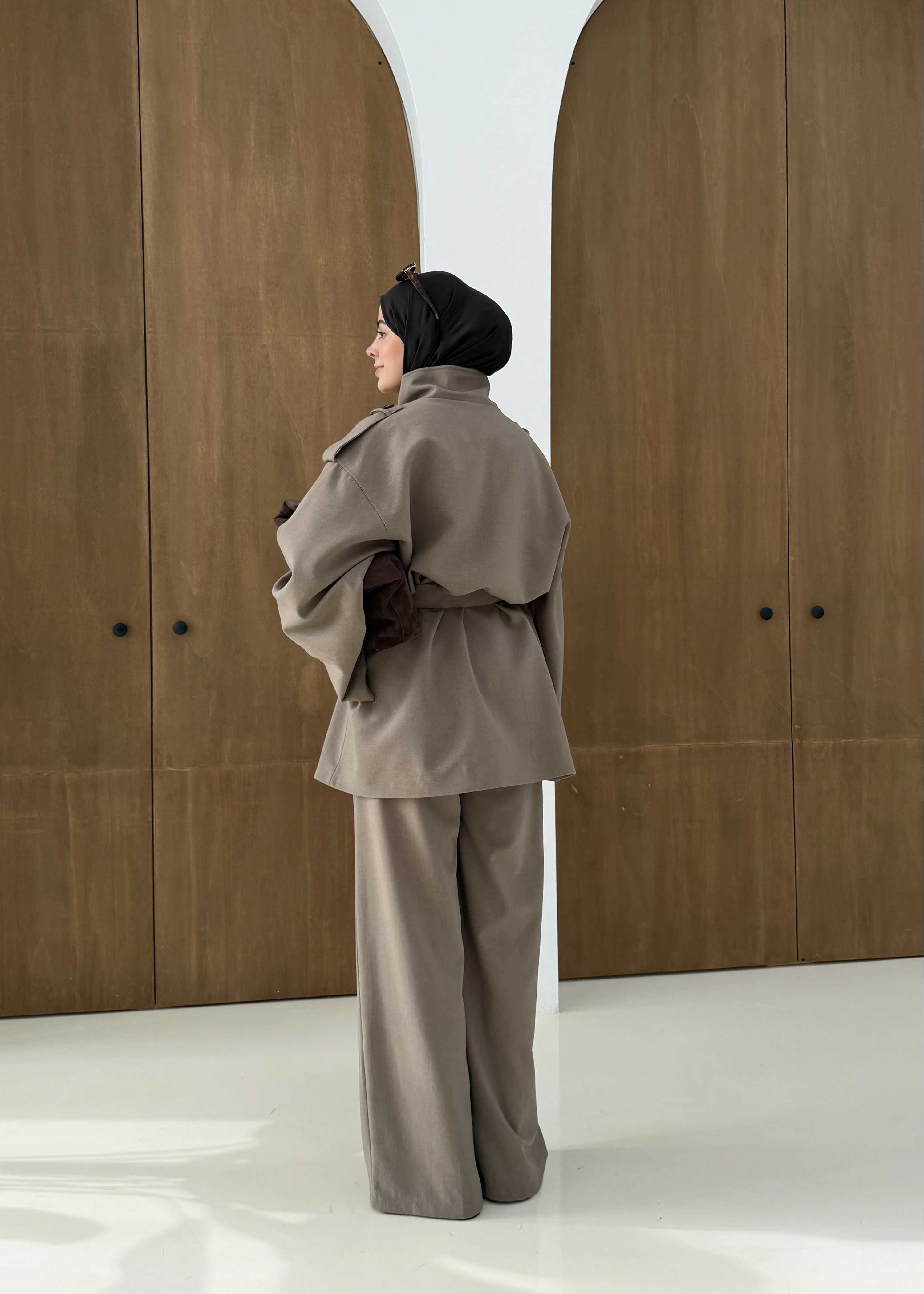 6006 DİK YAKA POLİVİSKON TAKIM VİZON