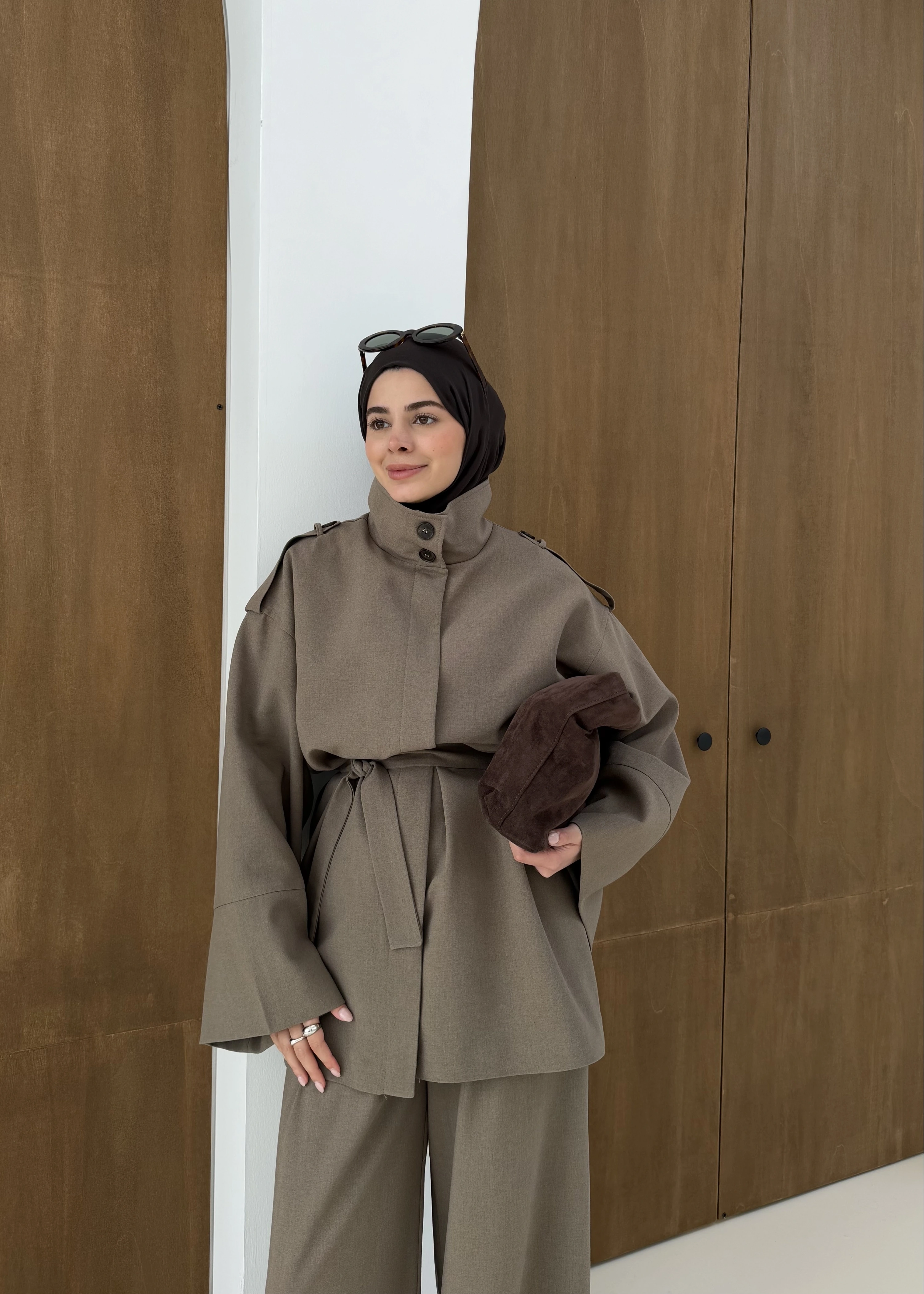 6006 DİK YAKA POLİVİSKON TAKIM VİZON