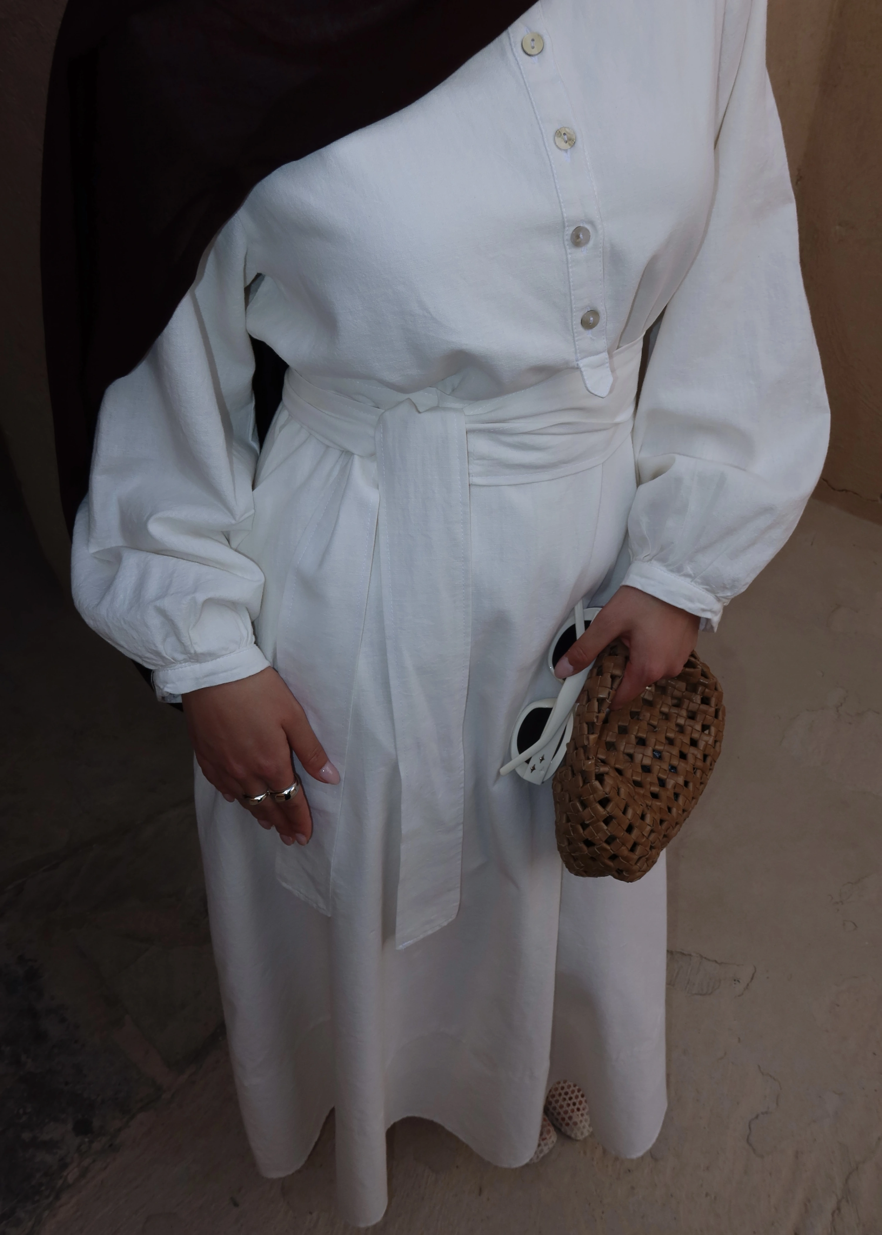 2357 ÖN DÜĞME HAM KETEN ELBİSE beyaz