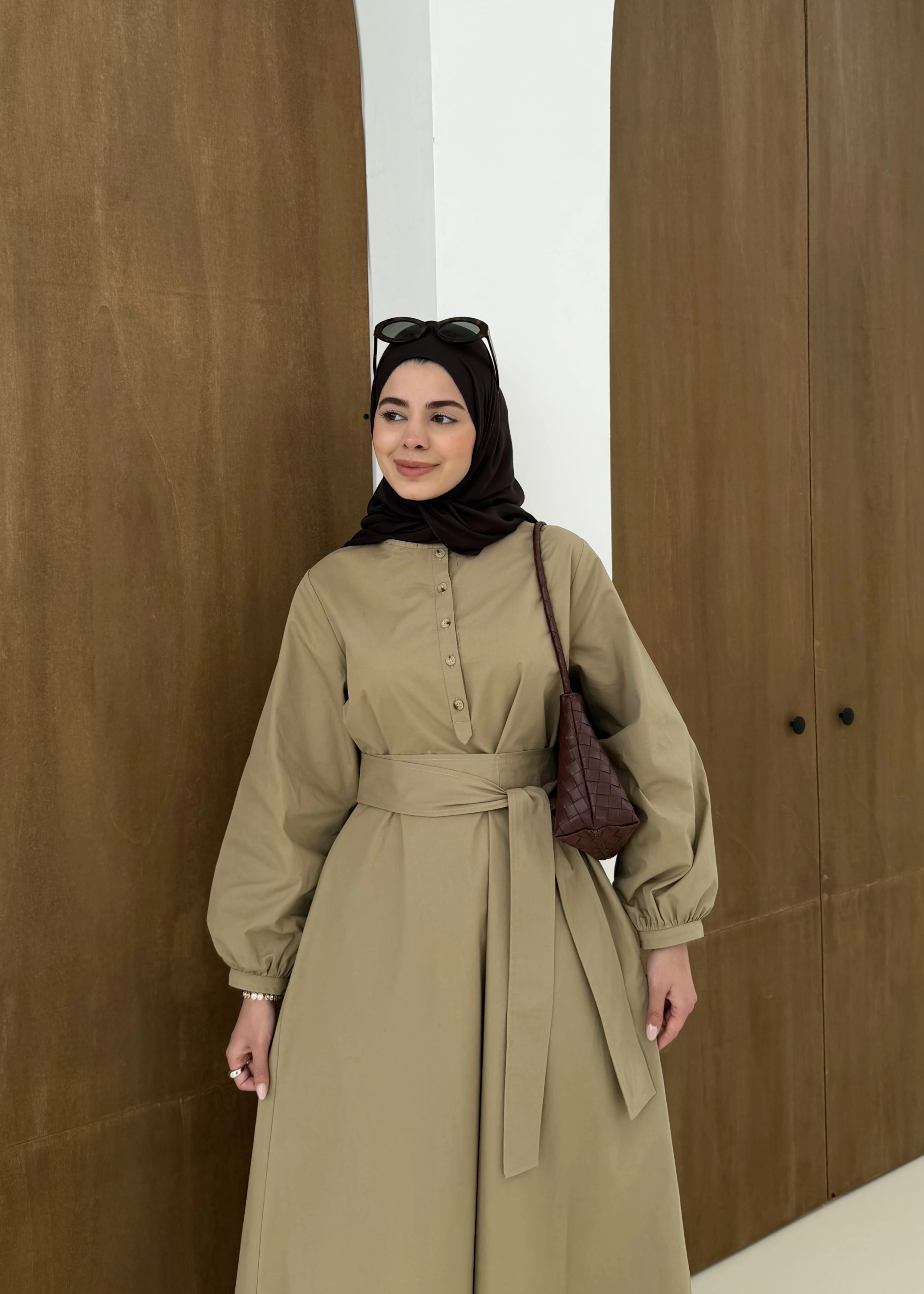 2349 MUSCAT DÜĞMELİ ELBİSE vizon