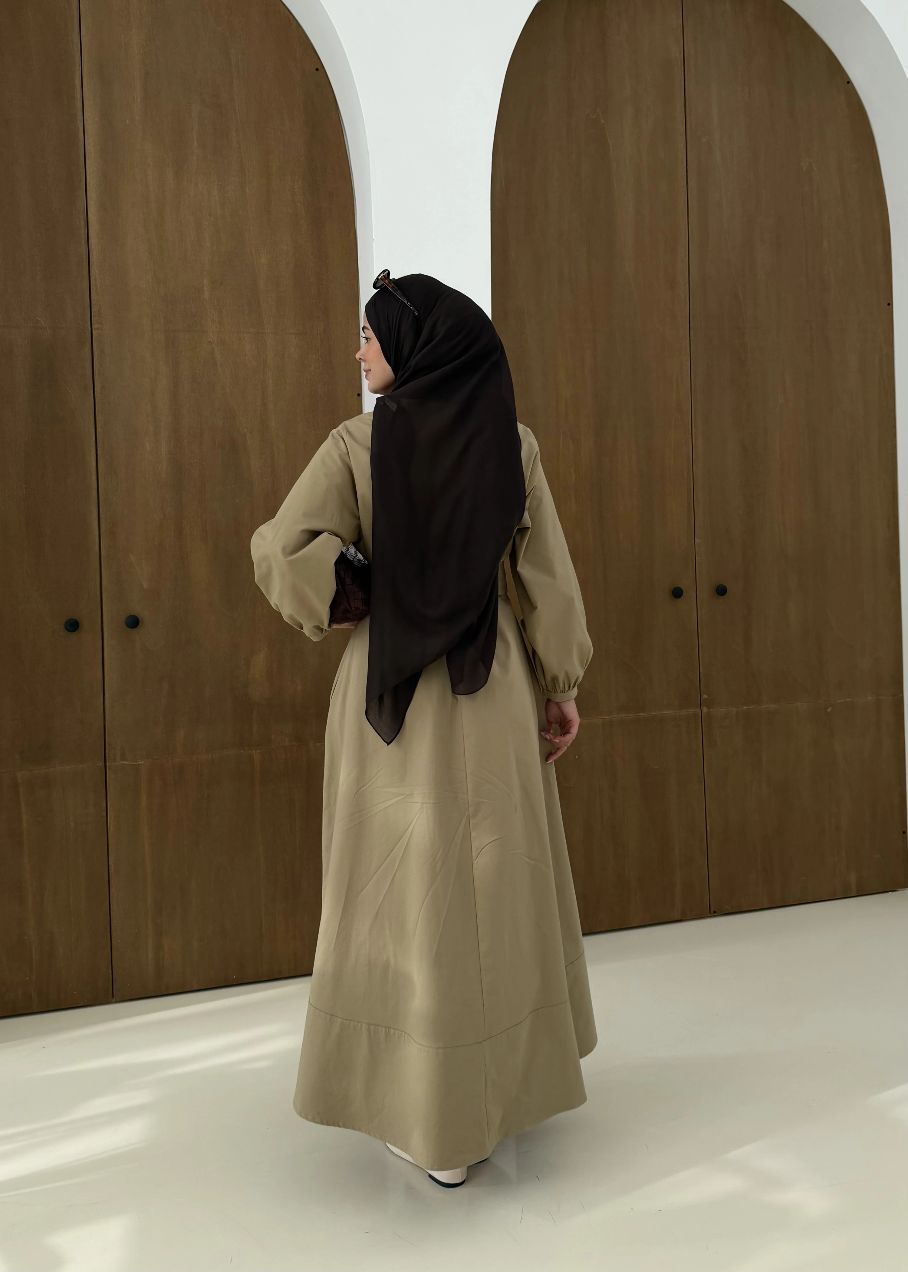 2349 MUSCAT DÜĞMELİ ELBİSE vizon