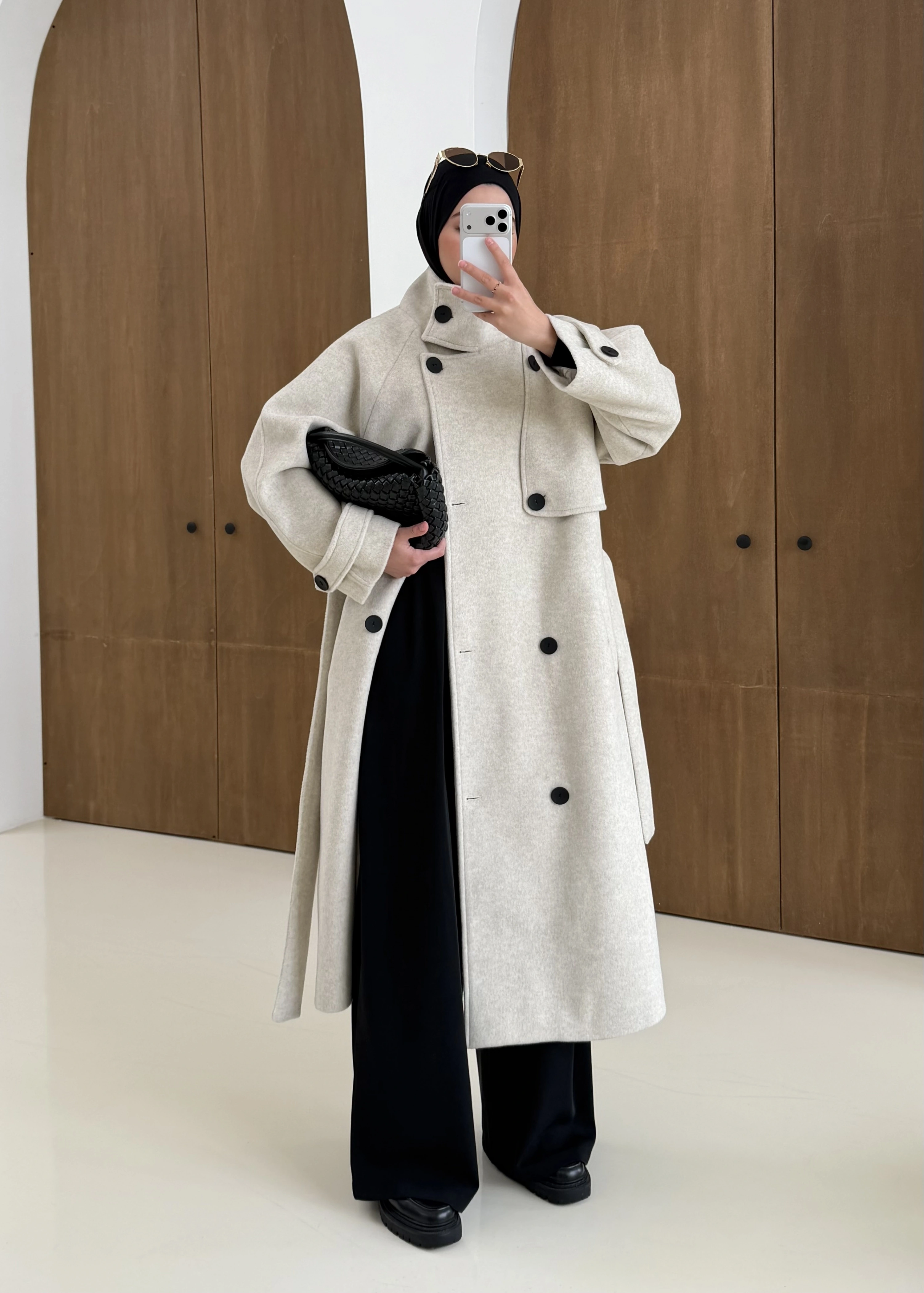 7120 İTHAL KUMAŞ KAPAKLI YAKALI KABAN bej