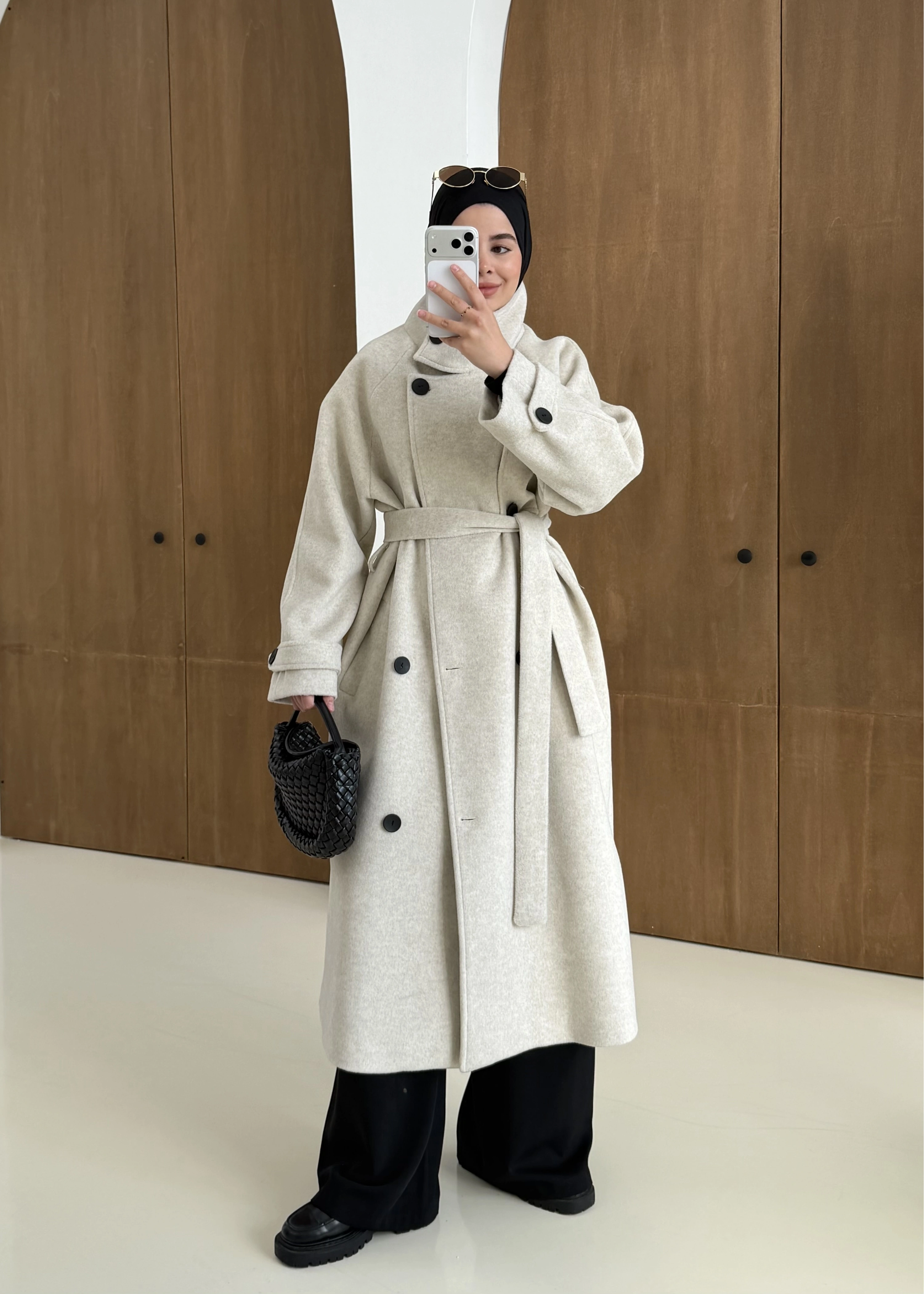 7120 İTHAL KUMAŞ KAPAKLI YAKALI KABAN bej