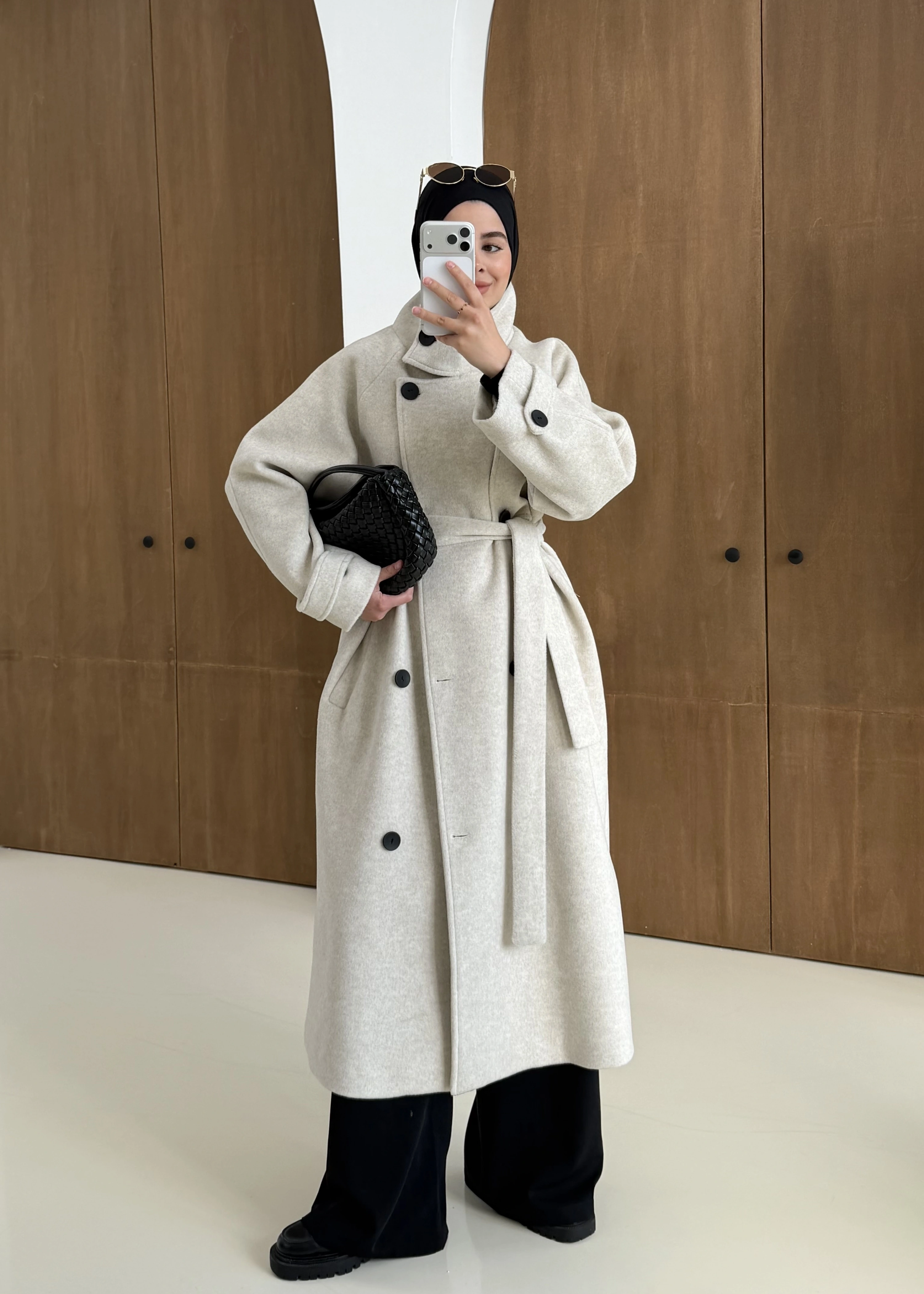 7120 İTHAL KUMAŞ KAPAKLI YAKALI KABAN bej