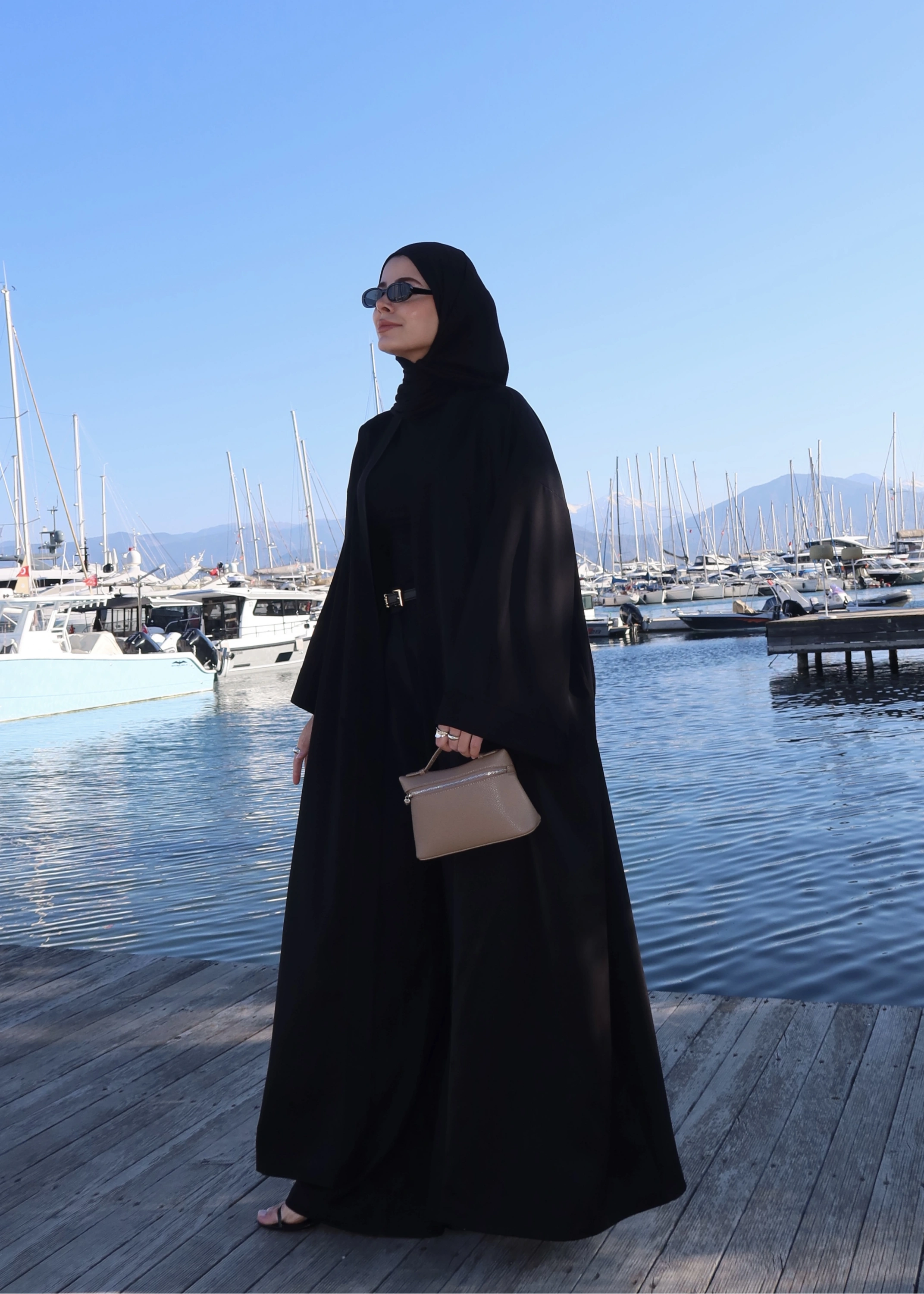 1002 DÖKÜMLÜ TENSEL ABAYA siyah