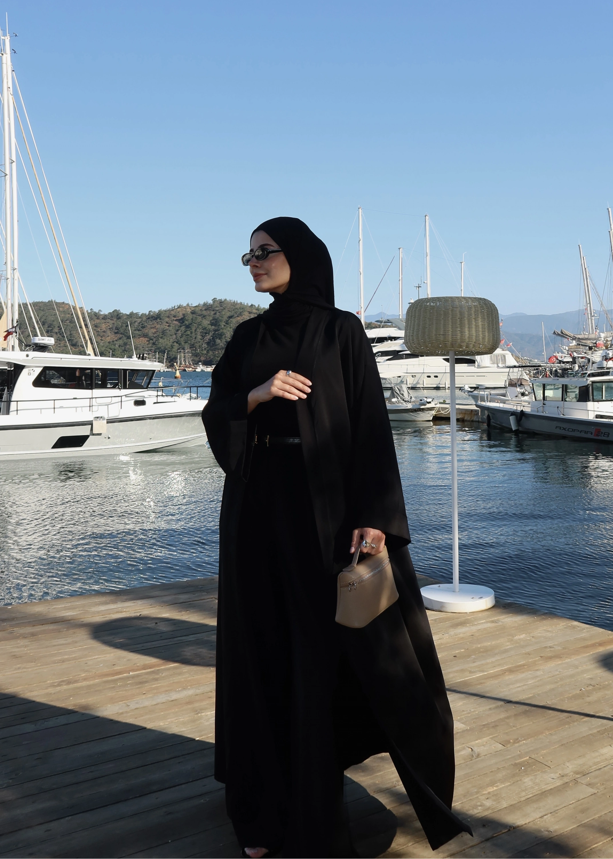 1002 DÖKÜMLÜ TENSEL ABAYA siyah