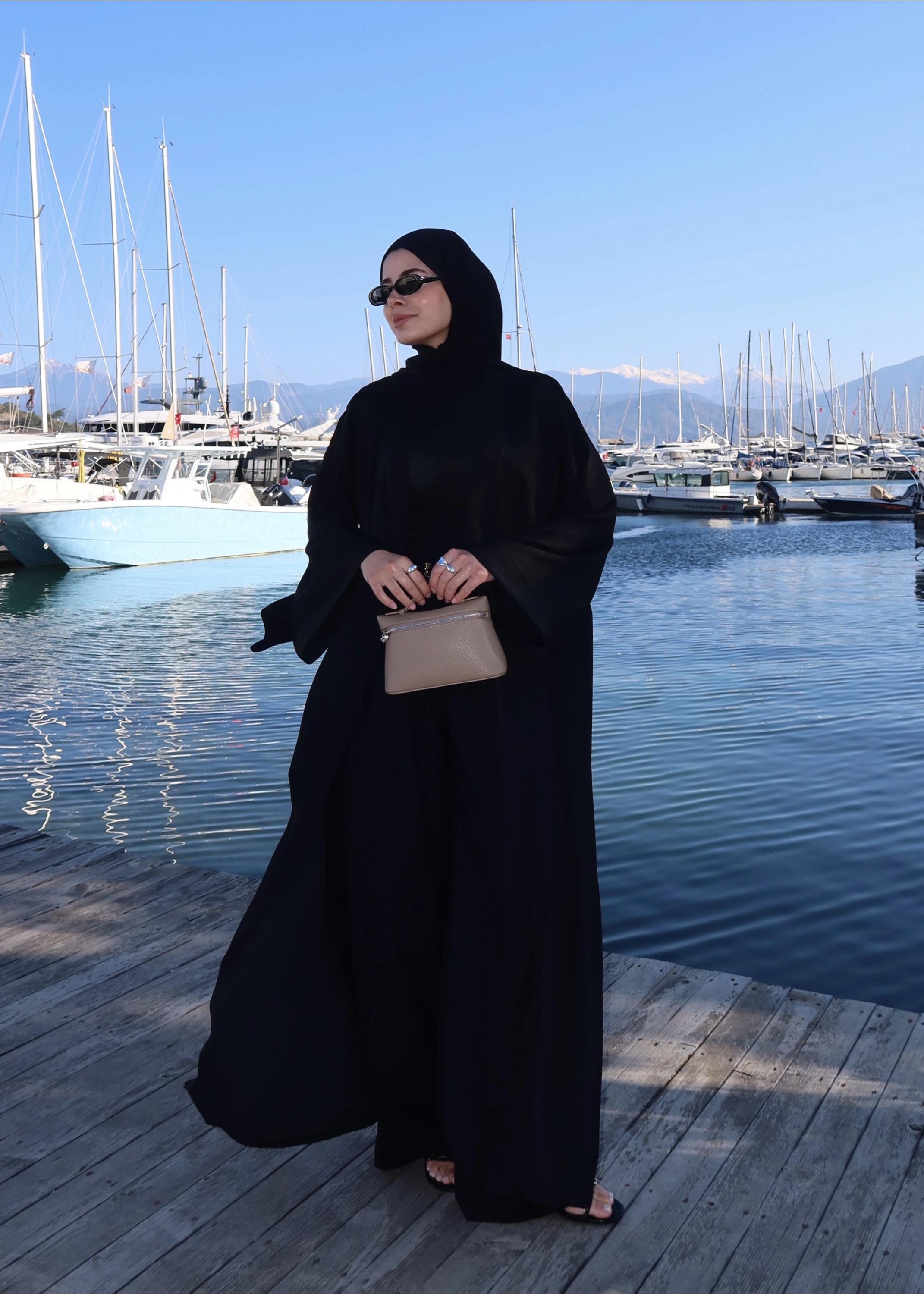 1002 DÖKÜMLÜ TENSEL ABAYA siyah