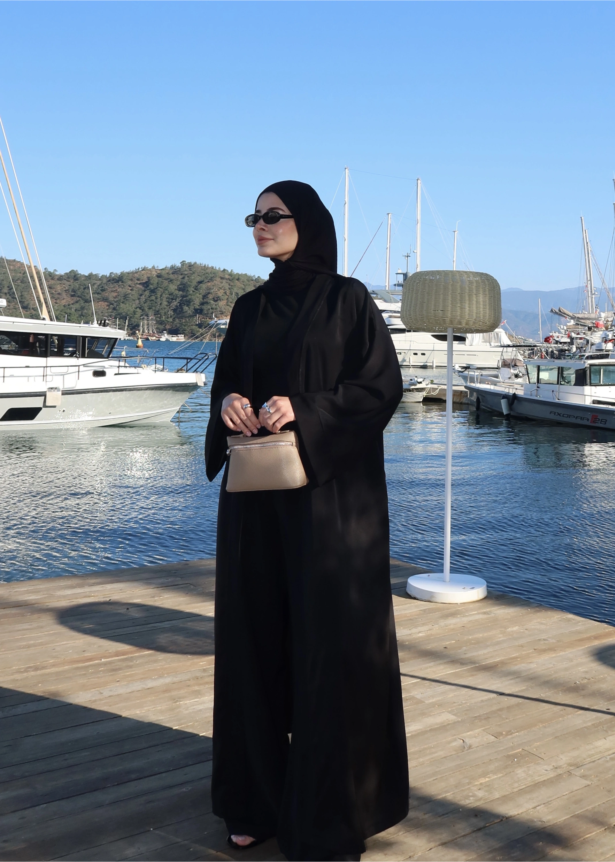 1002 DÖKÜMLÜ TENSEL ABAYA siyah