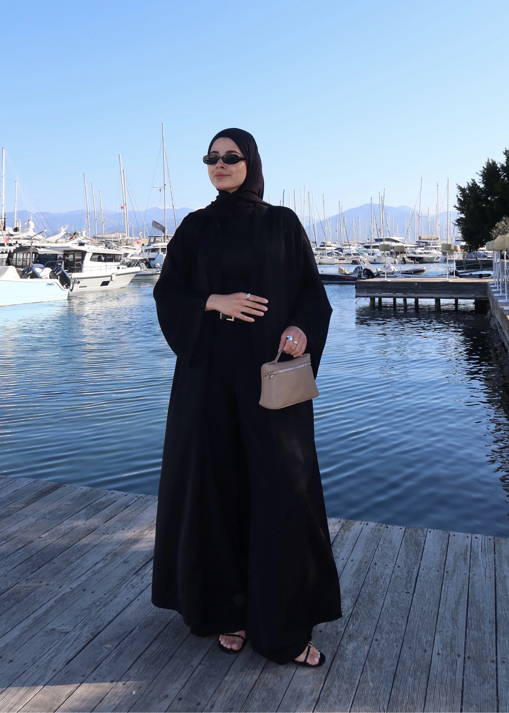 1002 DÖKÜMLÜ TENSEL ABAYA siyah