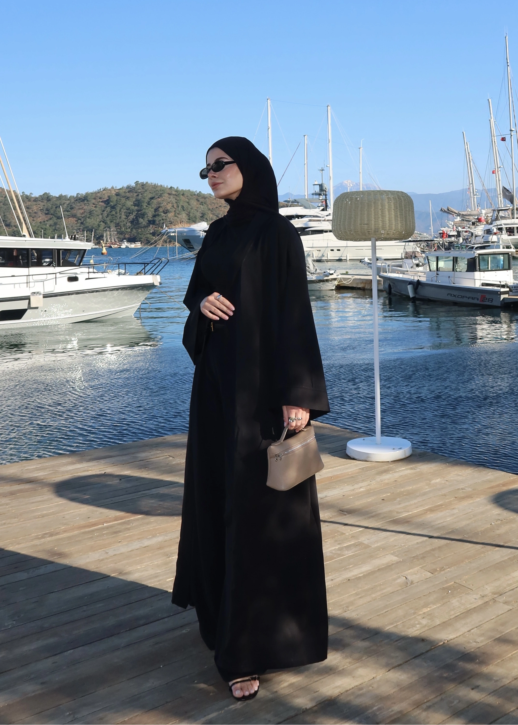 1002 DÖKÜMLÜ TENSEL ABAYA siyah