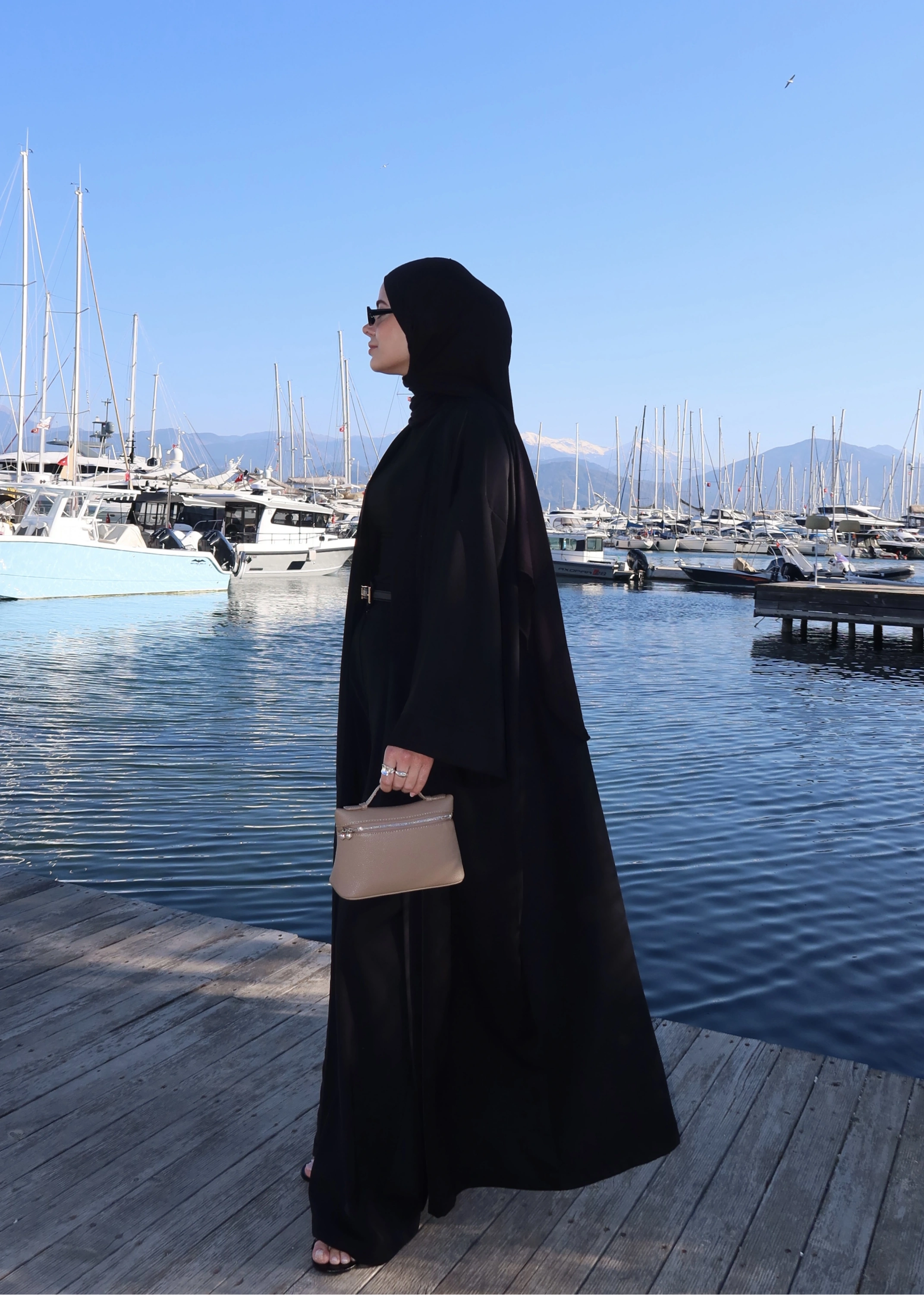 1002 DÖKÜMLÜ TENSEL ABAYA siyah