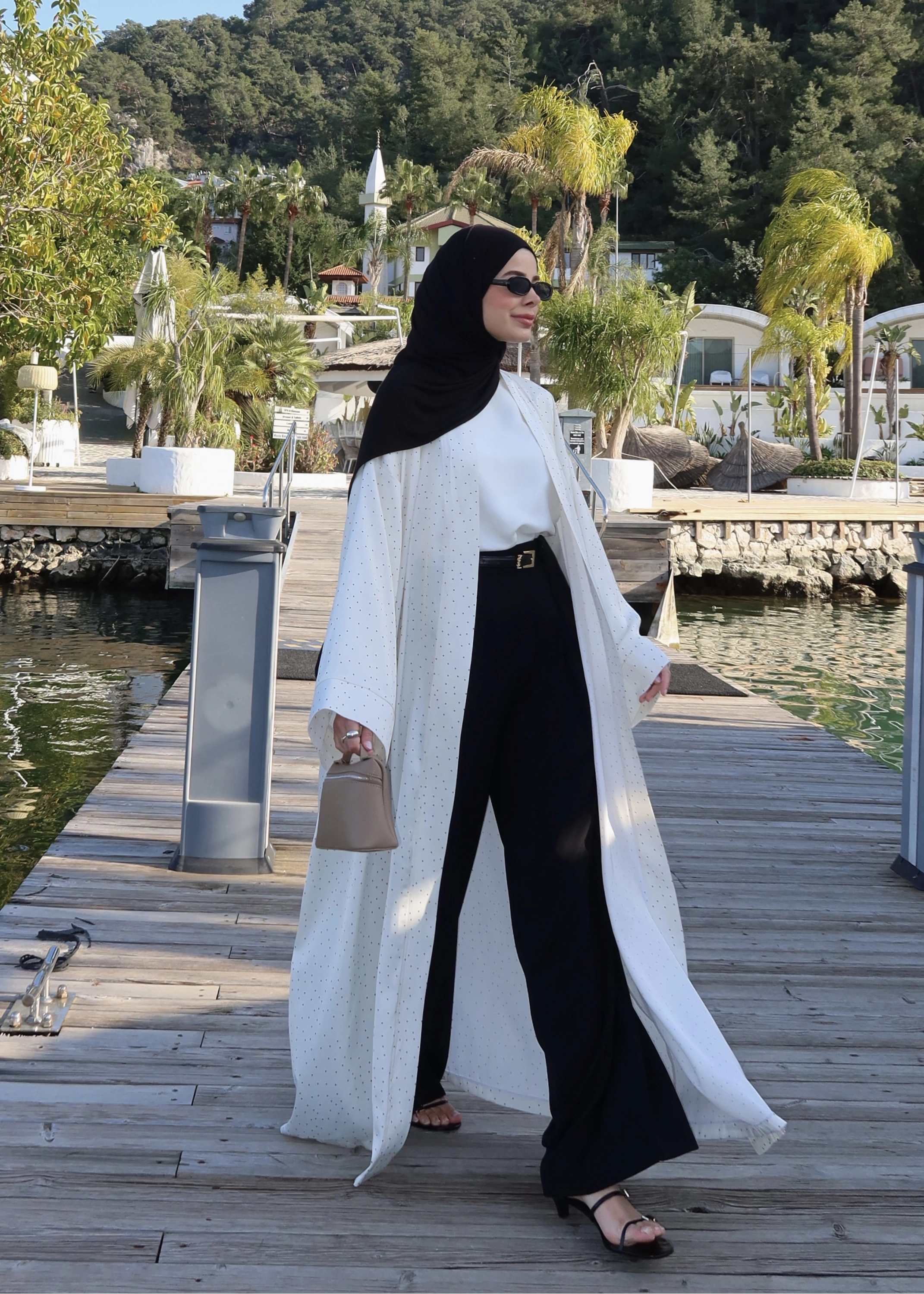 MİNİK PUANTİYE KEMERLİ ABAYA