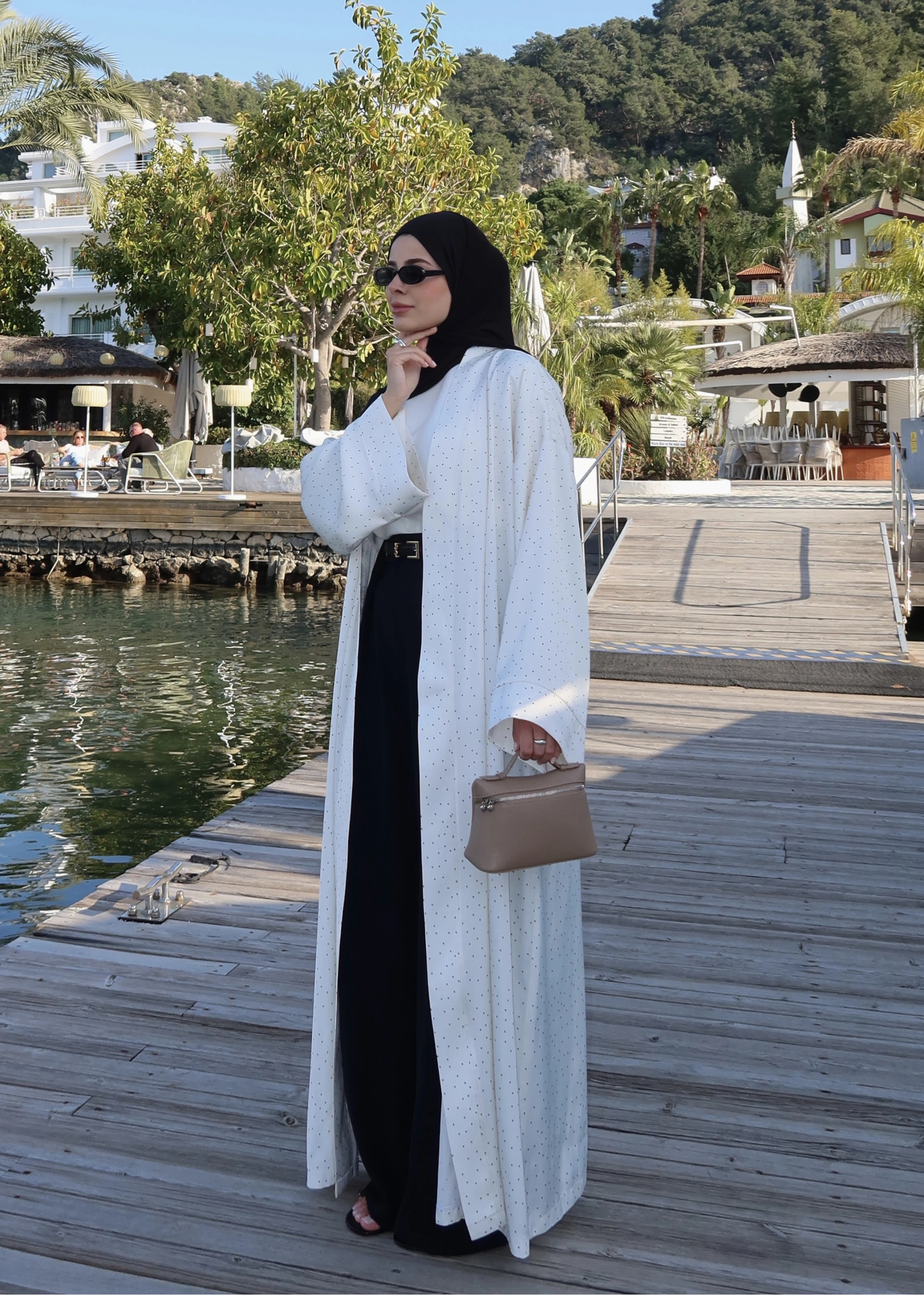 MİNİK PUANTİYE KEMERLİ ABAYA