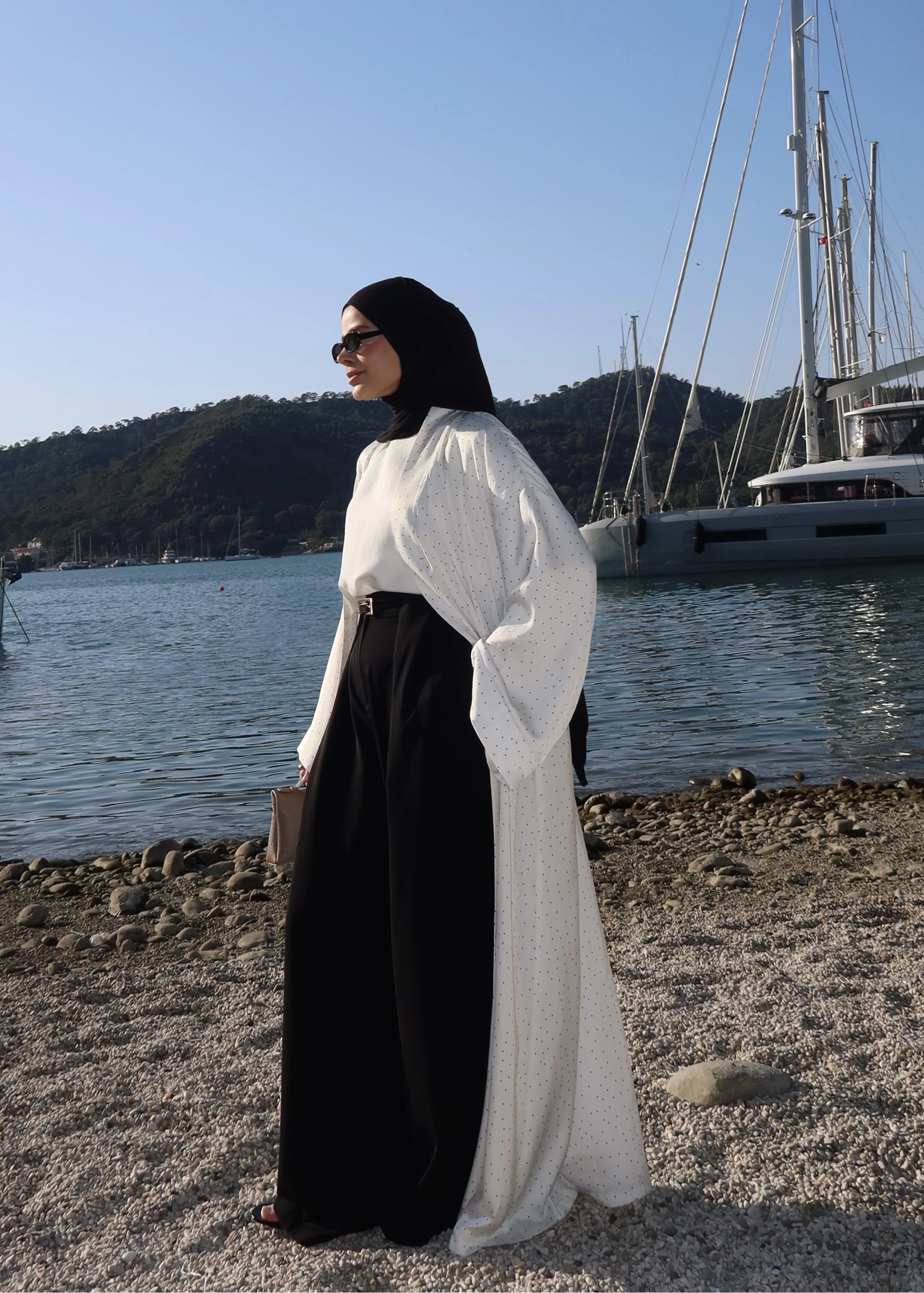 MİNİK PUANTİYE KEMERLİ ABAYA