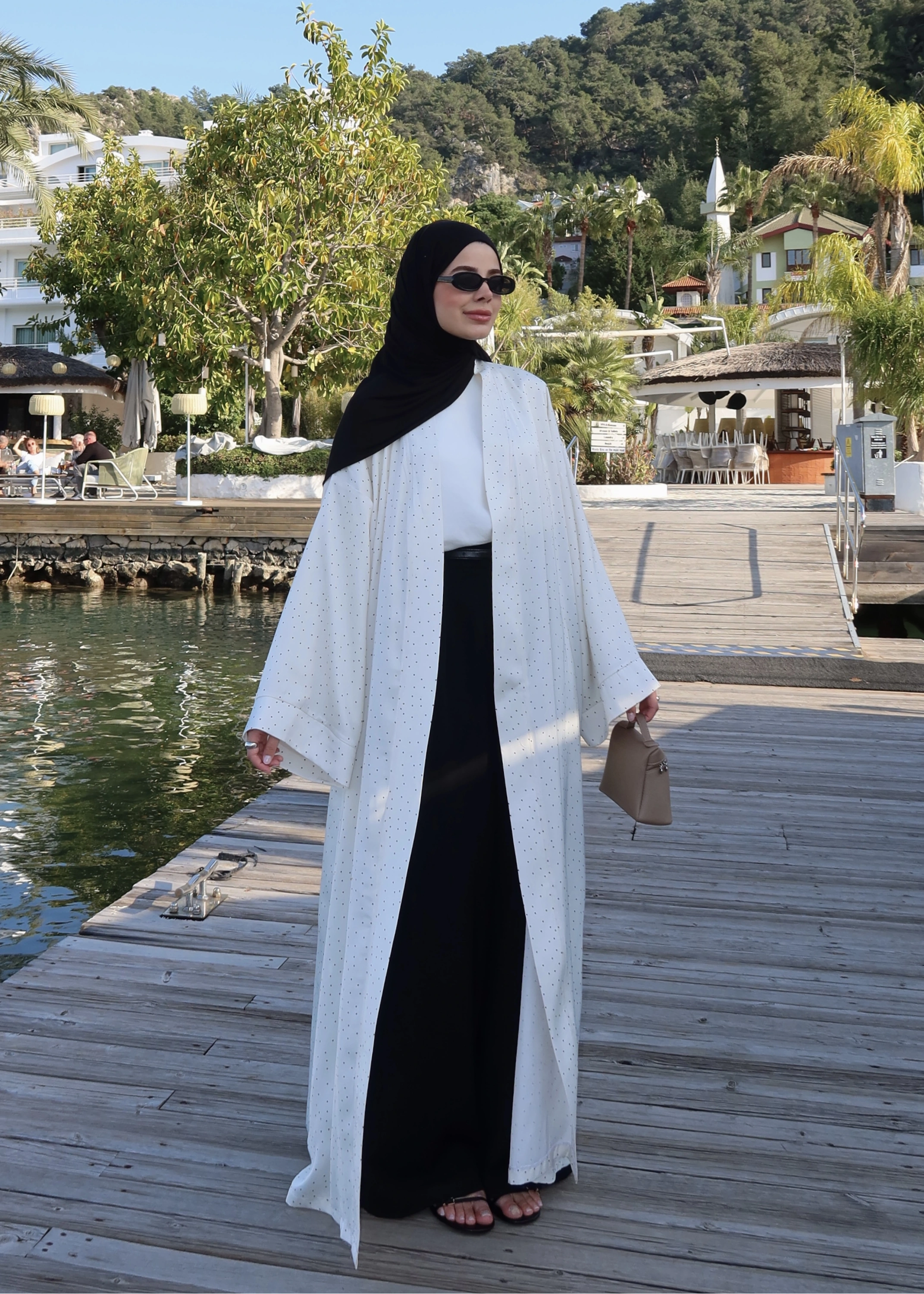MİNİK PUANTİYE KEMERLİ ABAYA