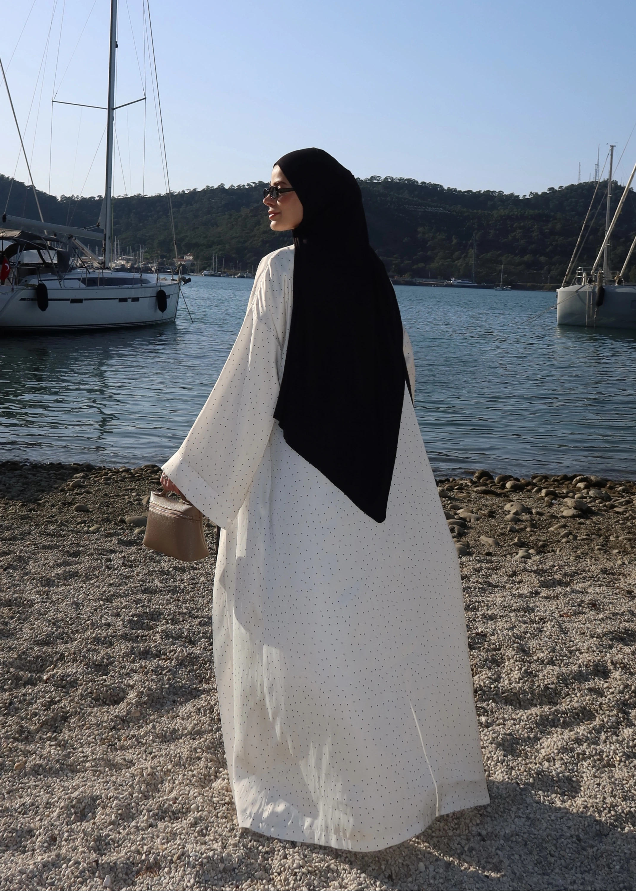 MİNİK PUANTİYE KEMERLİ ABAYA