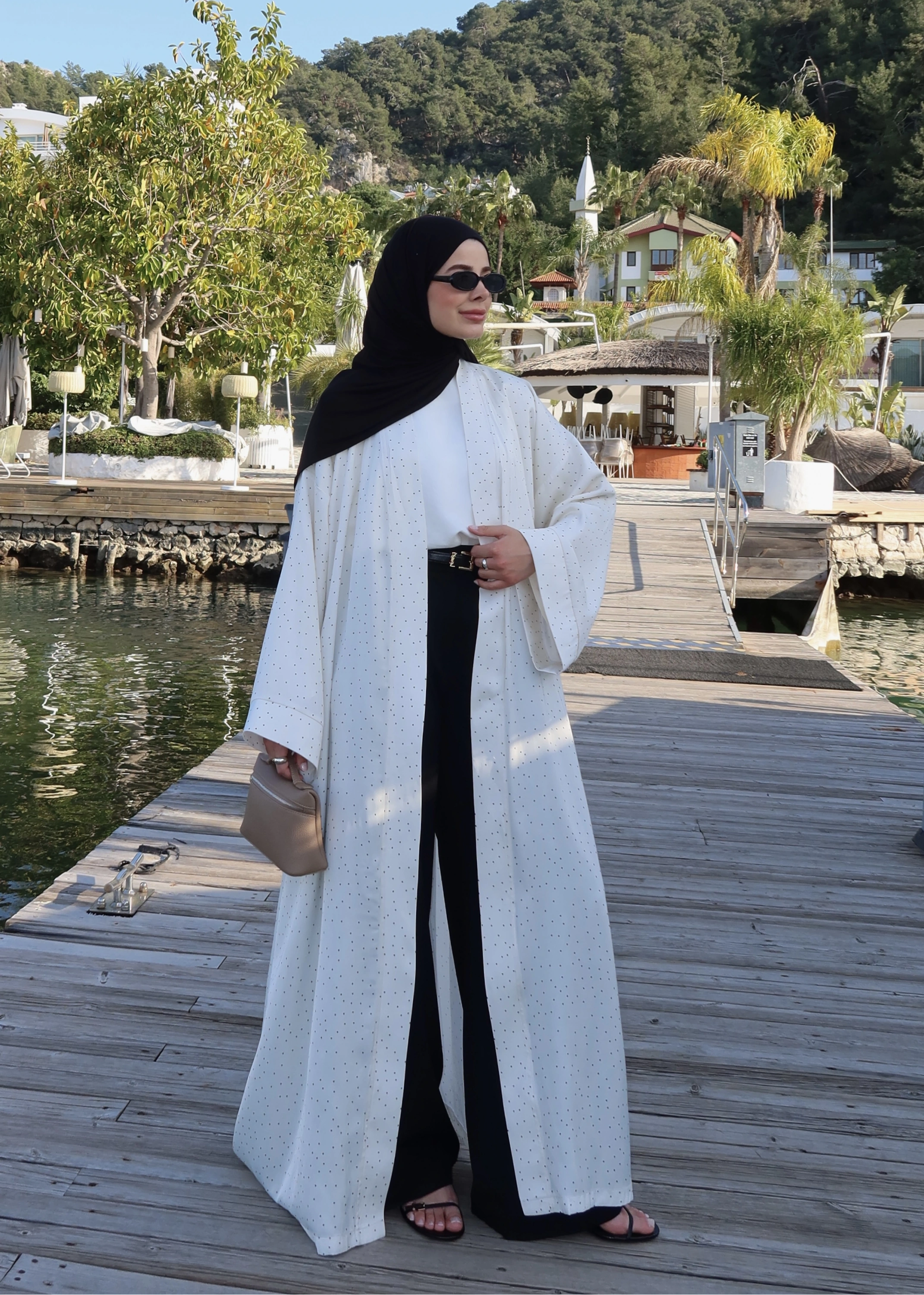MİNİK PUANTİYE KEMERLİ ABAYA
