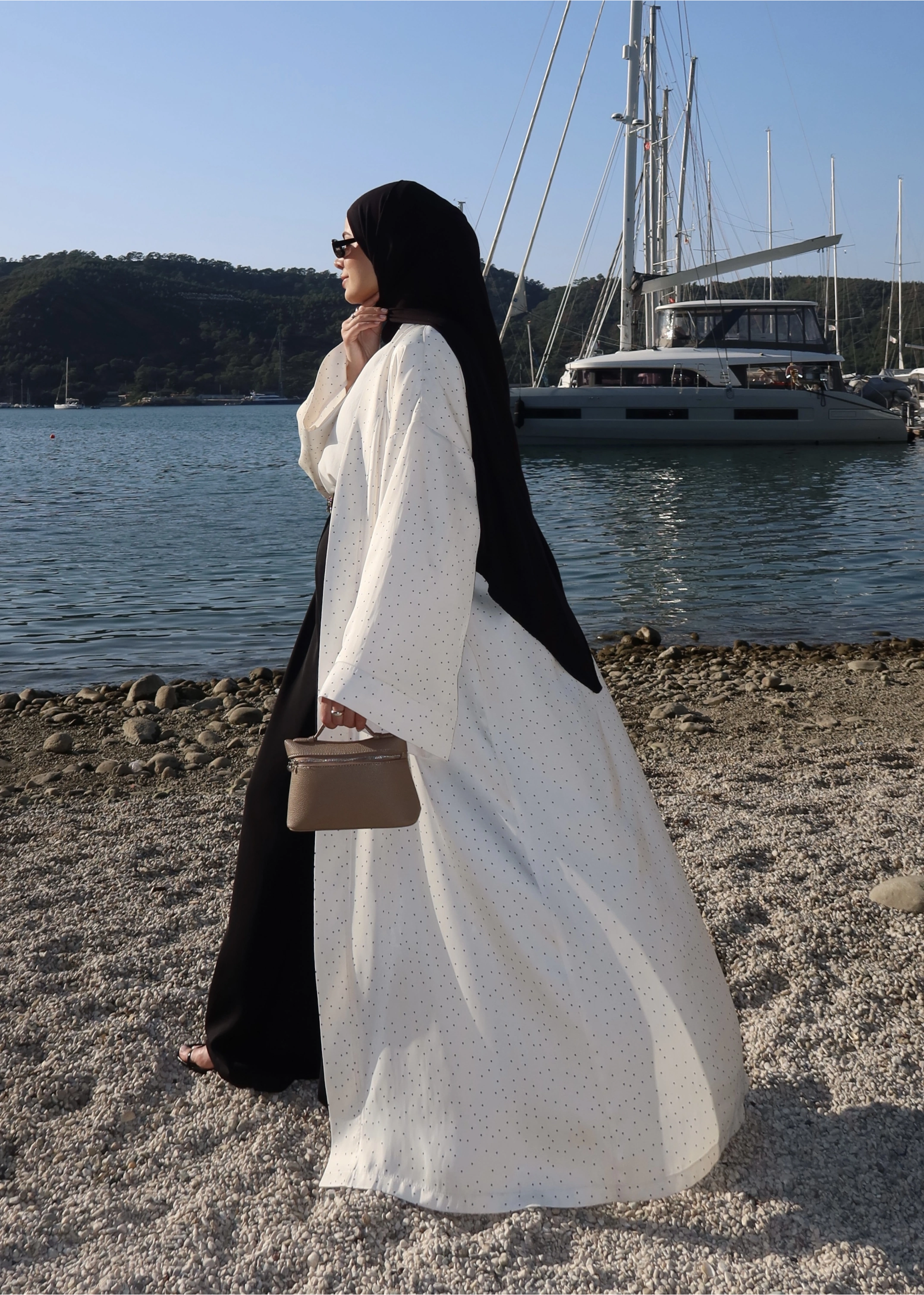 MİNİK PUANTİYE KEMERLİ ABAYA