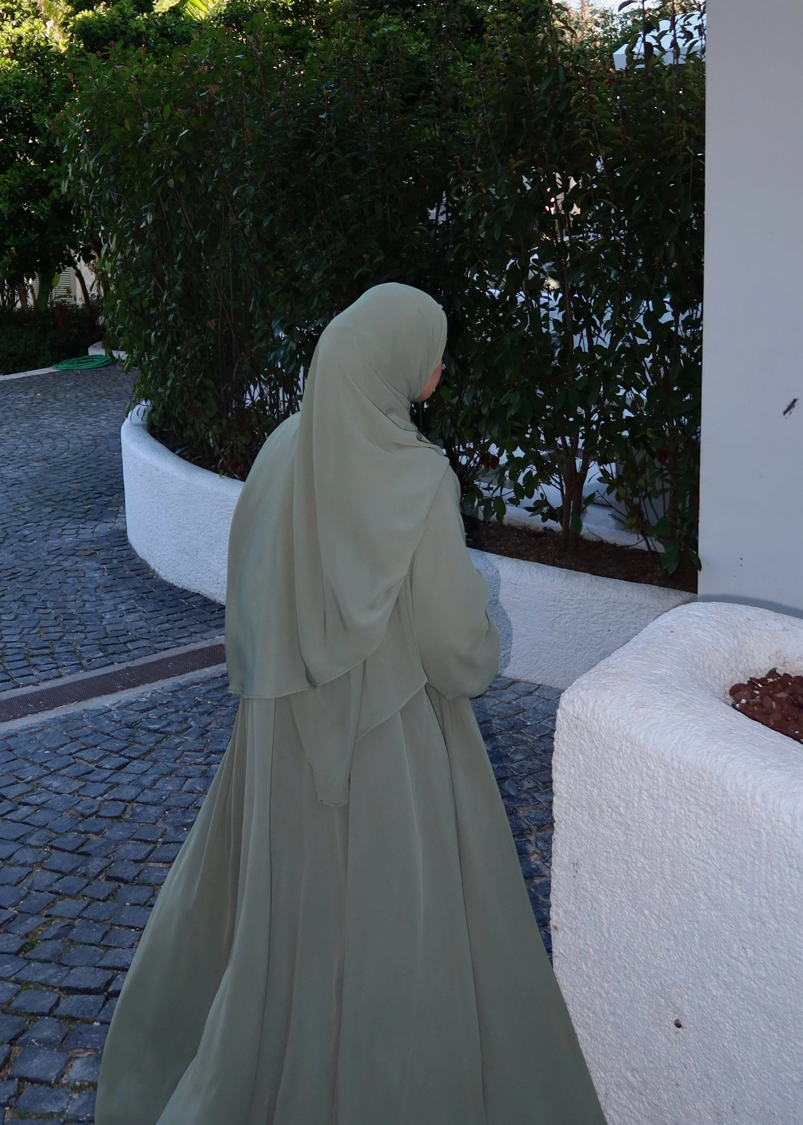 001 DÜĞMELİ şalı ŞİFON ABAYA mint
