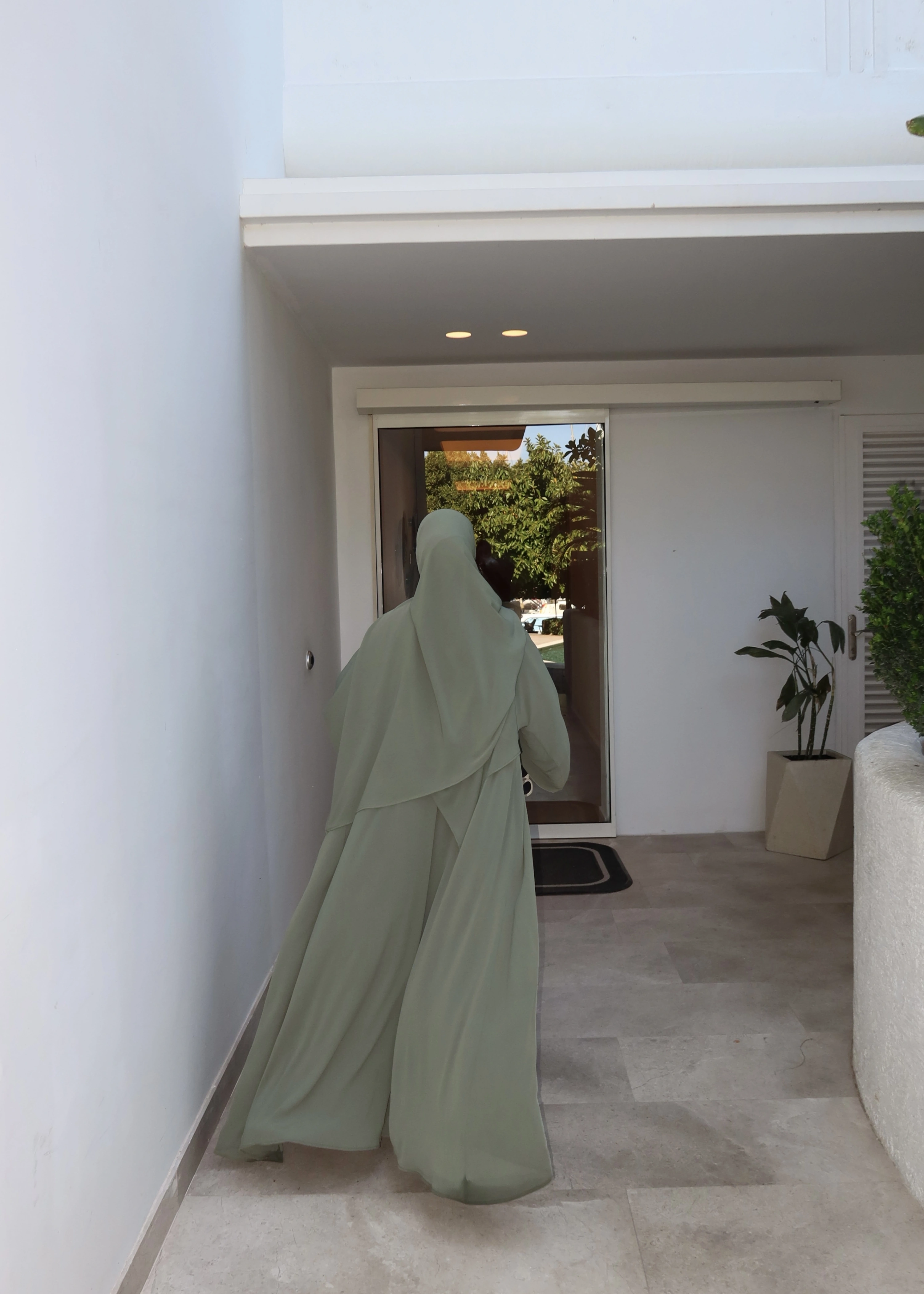 001 DÜĞMELİ şalı ŞİFON ABAYA mint