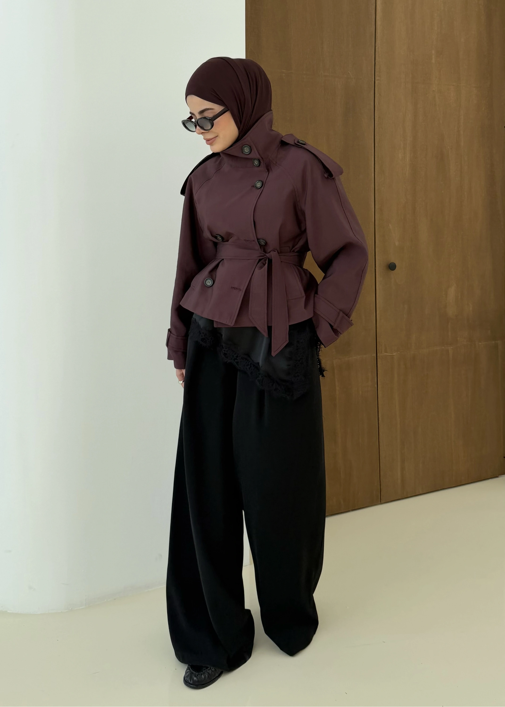 004 DİK YAKA KISA KUŞAKLI TRENÇKOT BORDO