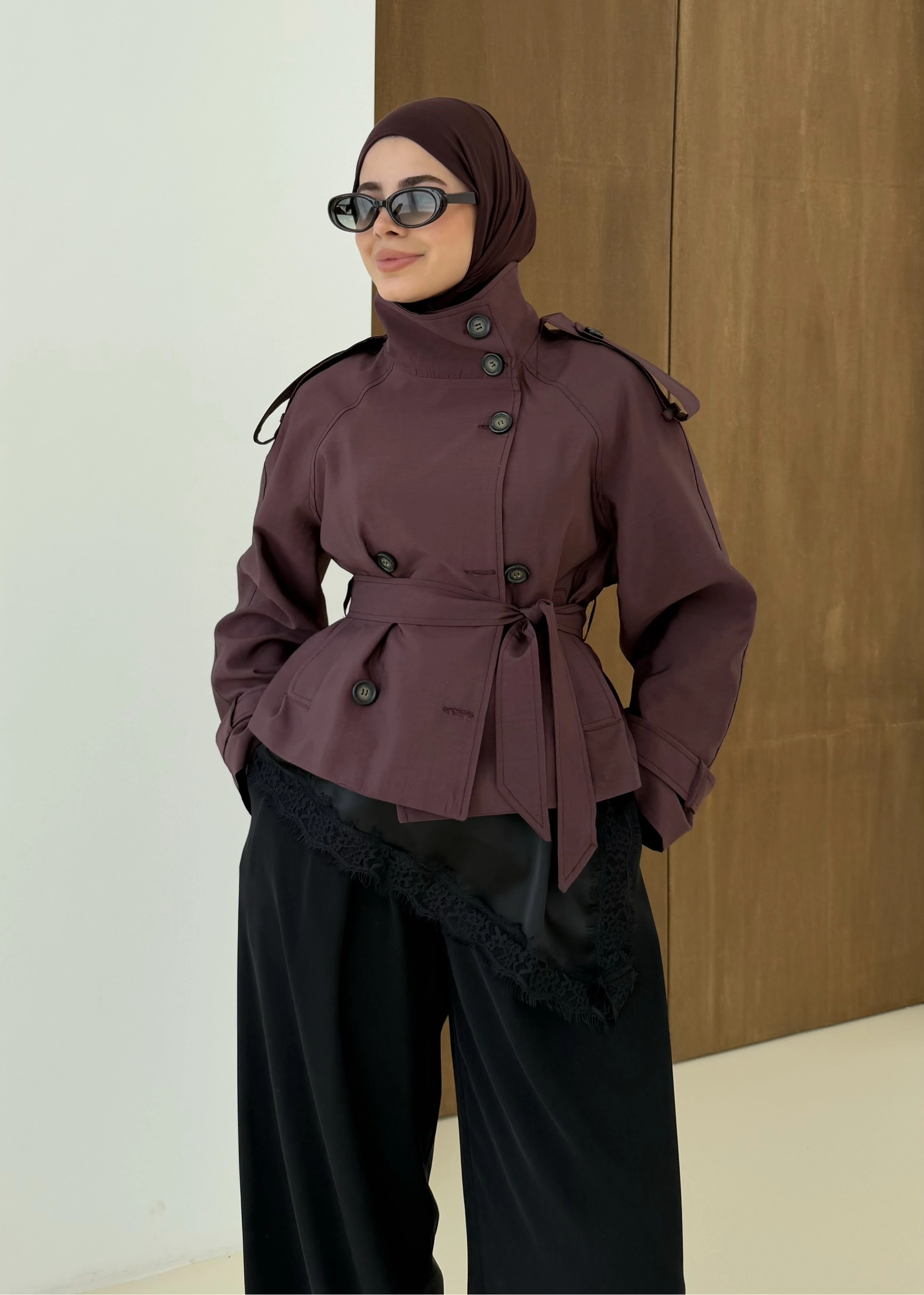 004 DİK YAKA KISA KUŞAKLI TRENÇKOT BORDO