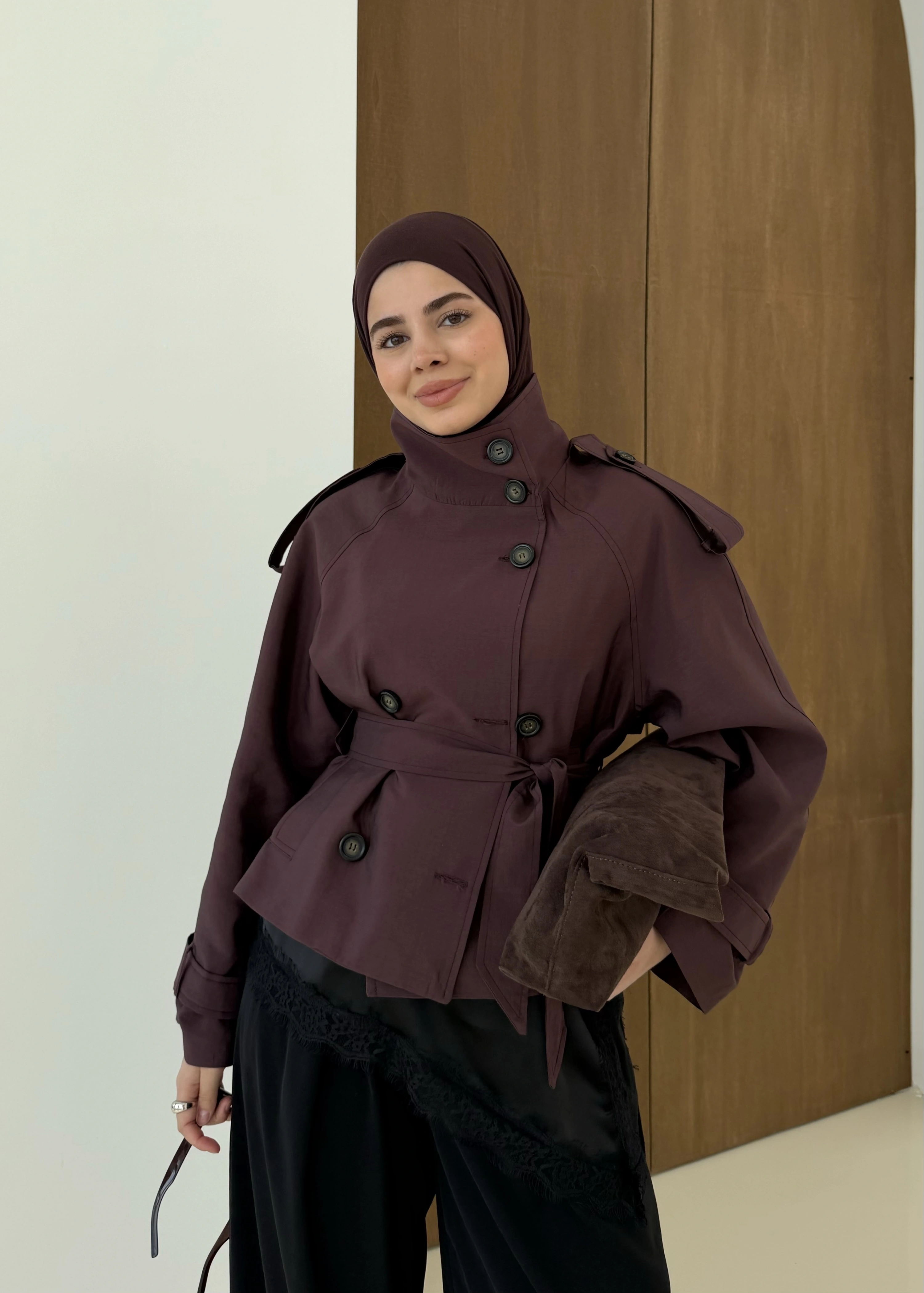 004 DİK YAKA KISA KUŞAKLI TRENÇKOT BORDO