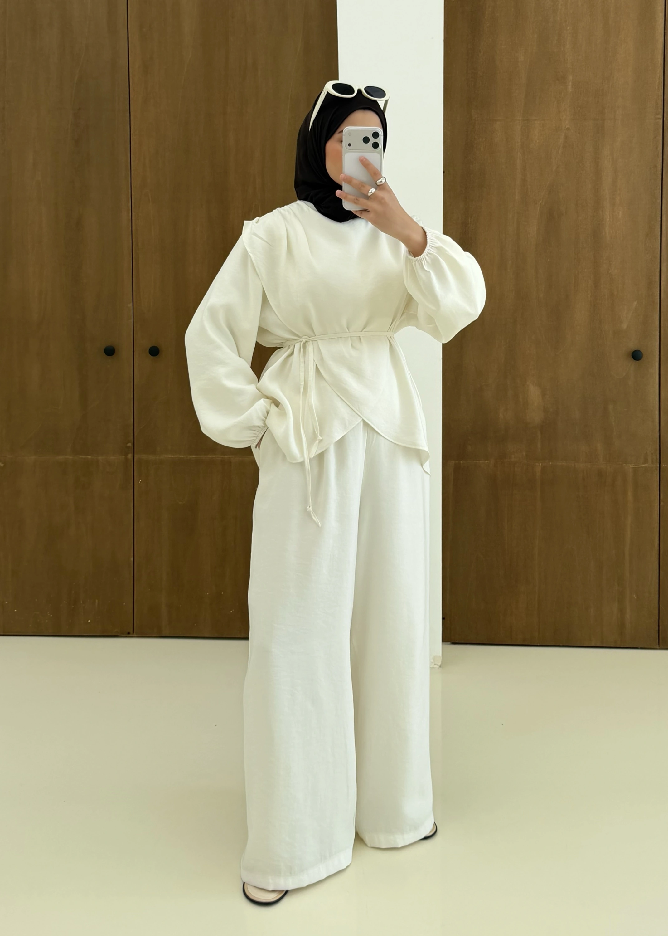 9118 ÇAPRAZ KAPAMALI TAKIM EKRU