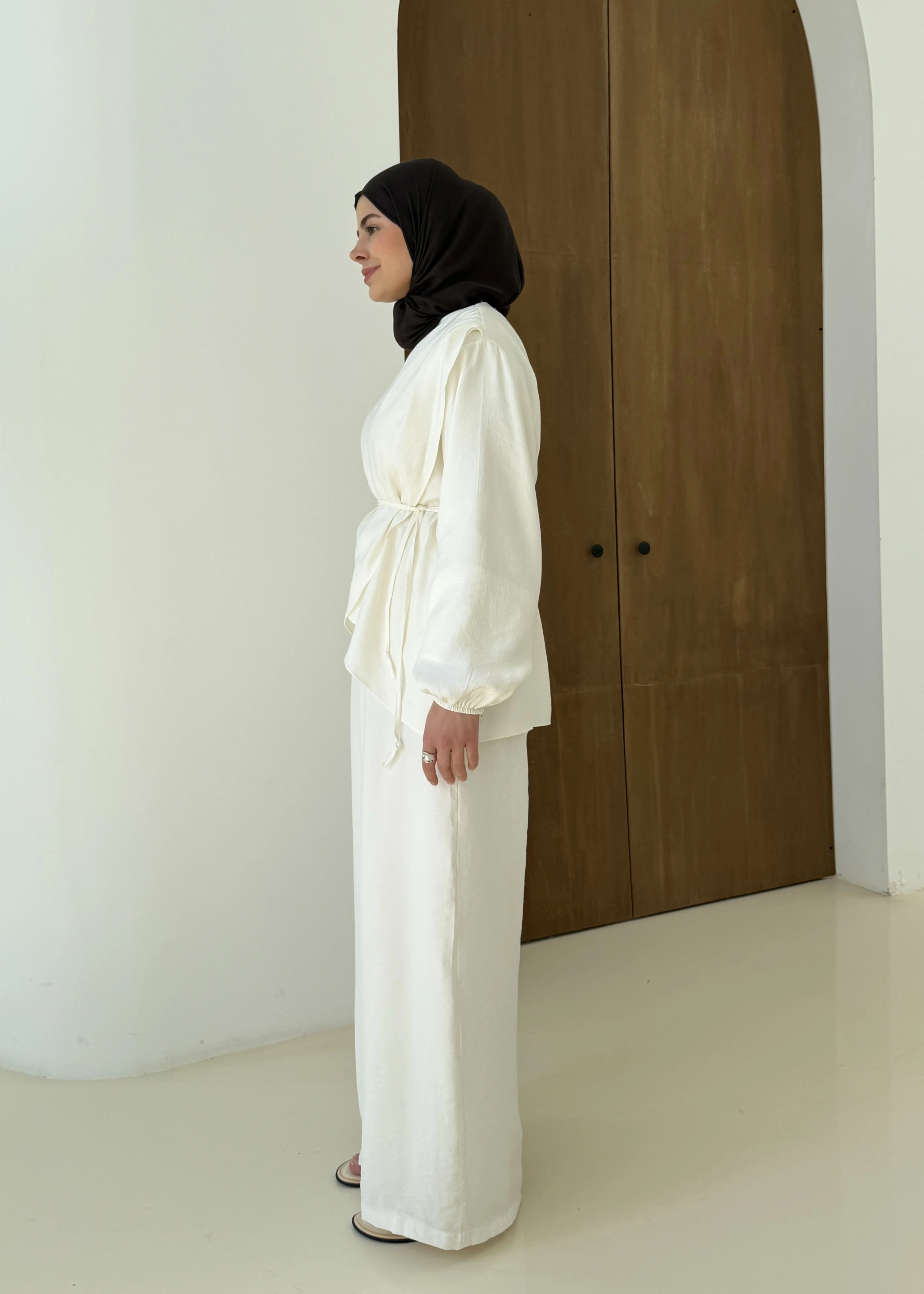 9118 ÇAPRAZ KAPAMALI TAKIM EKRU