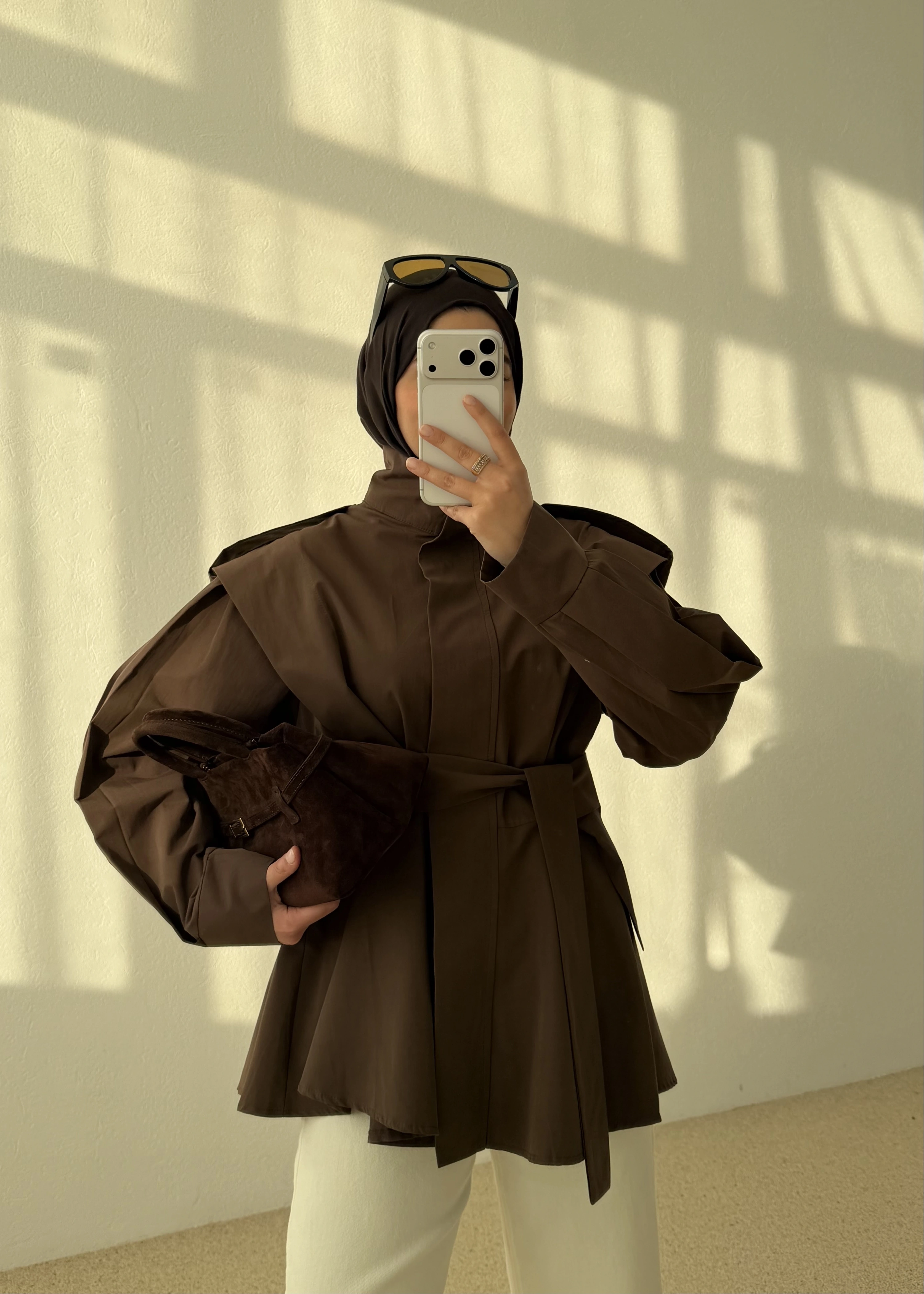 7623 DİK YAKA GENİŞ OMUZ TRENÇ KAHVE