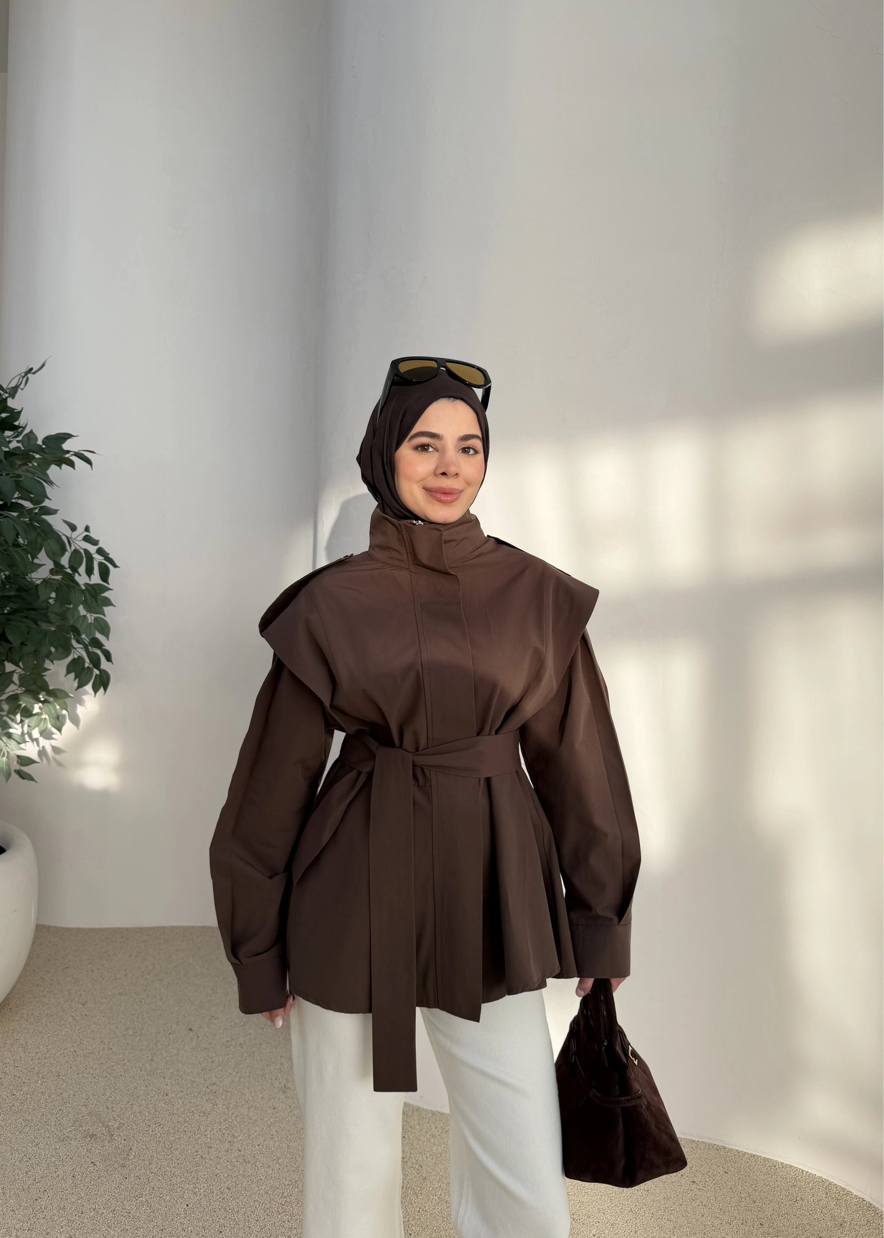 7623 DİK YAKA GENİŞ OMUZ TRENÇ KAHVE