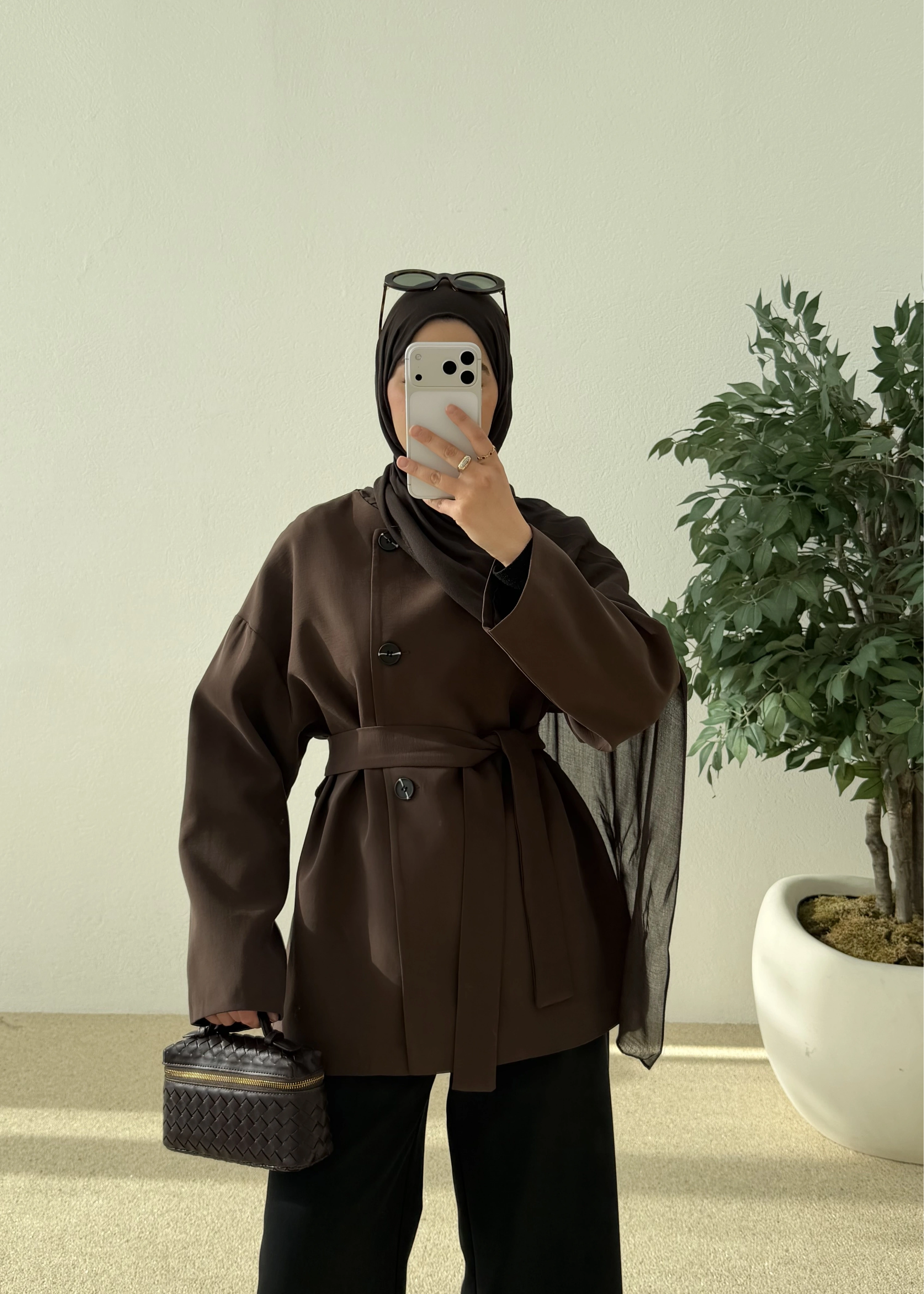 7672 KEMERLİ KISA TRENÇ KAHVE