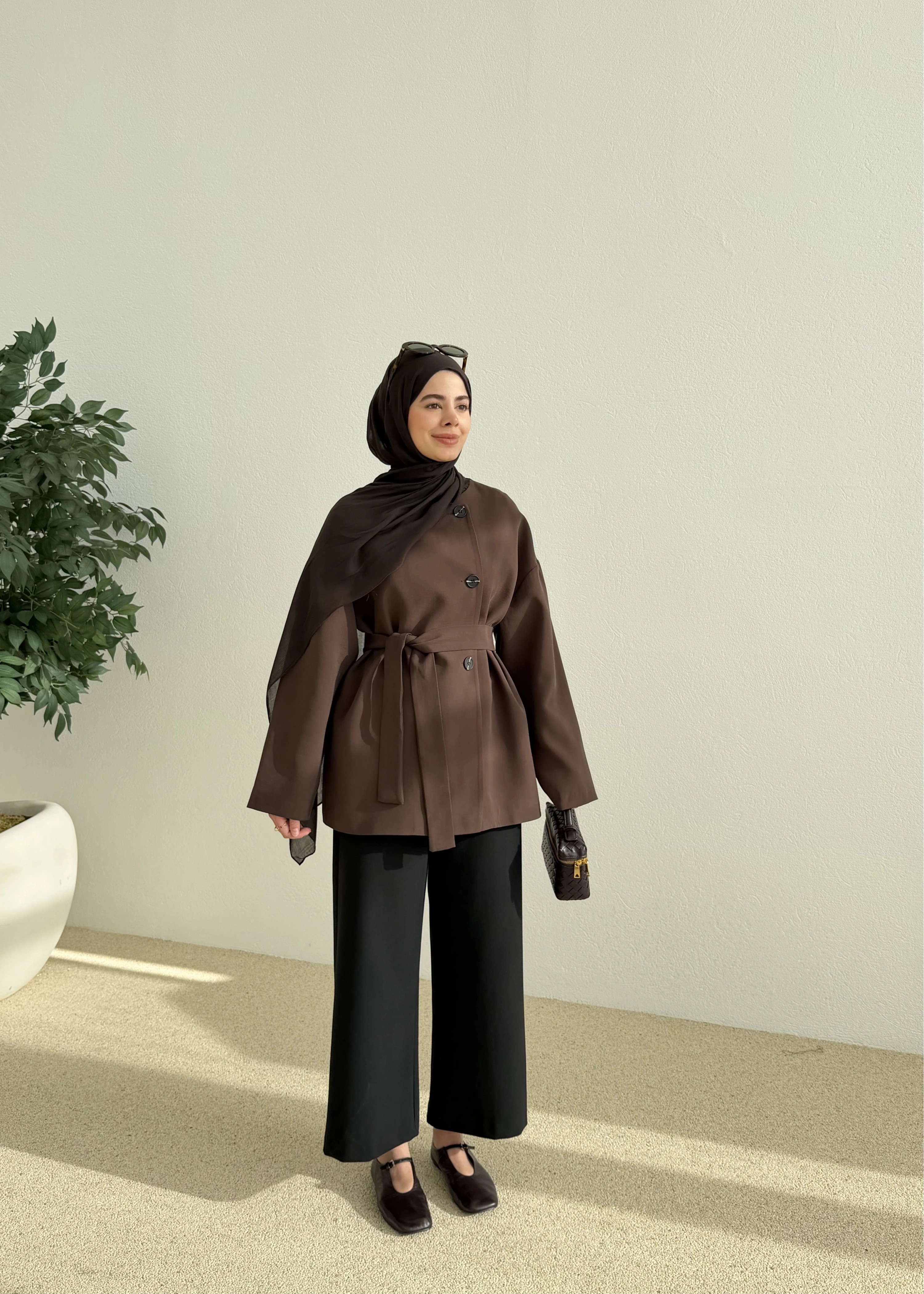 7672 KEMERLİ KISA TRENÇ KAHVE