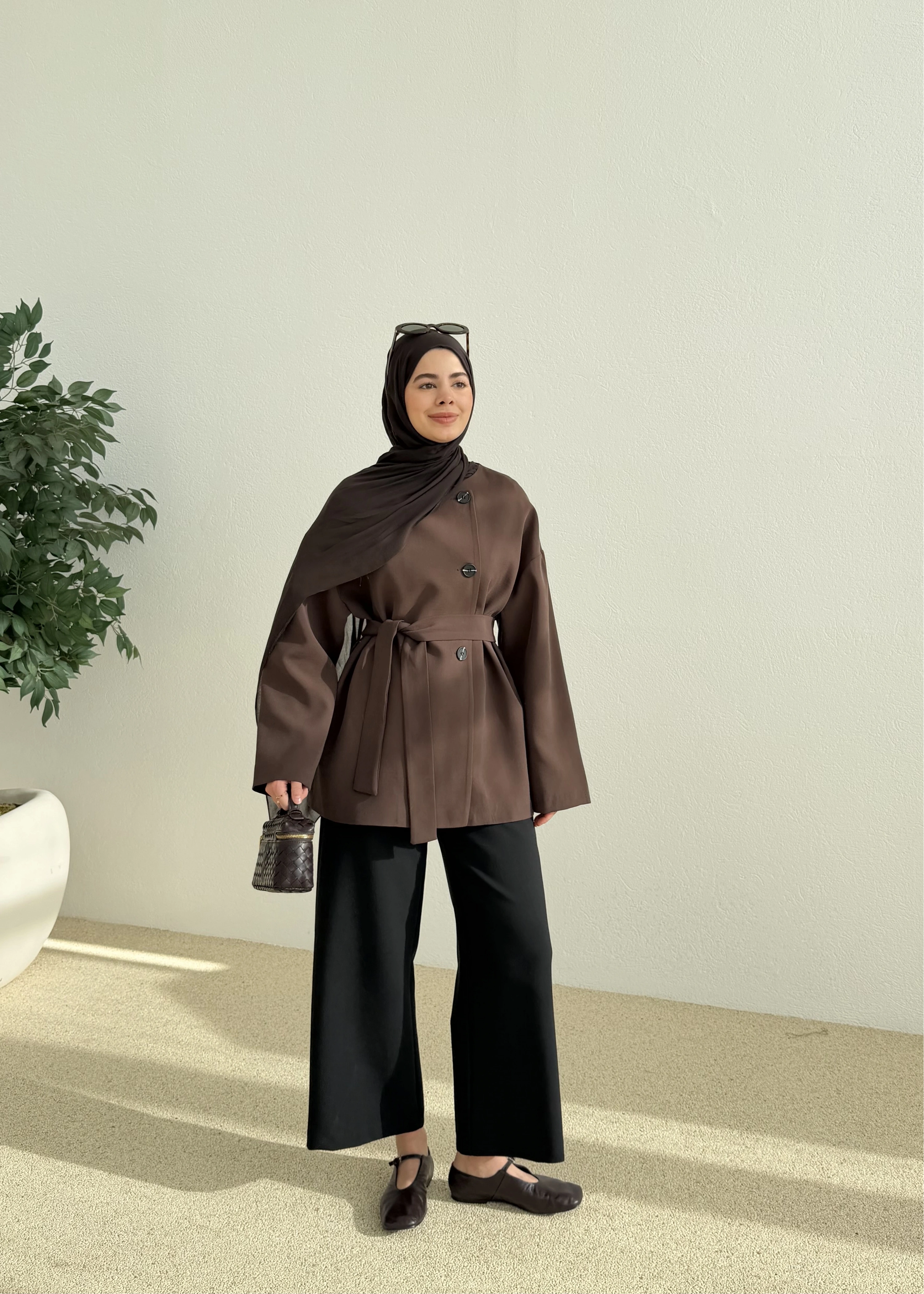 7672 KEMERLİ KISA TRENÇ KAHVE