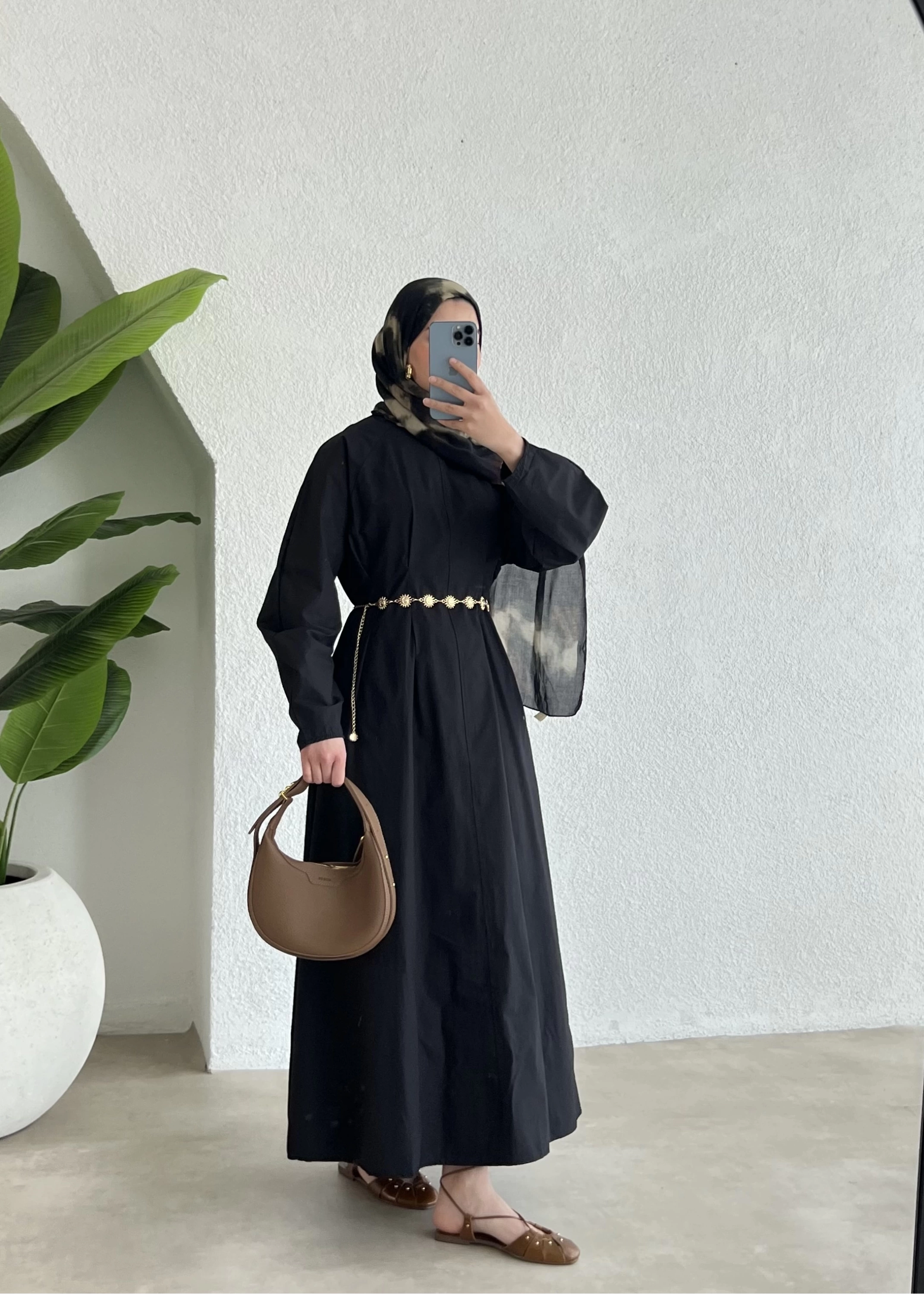Bel oturmalı poplin elbise siyah