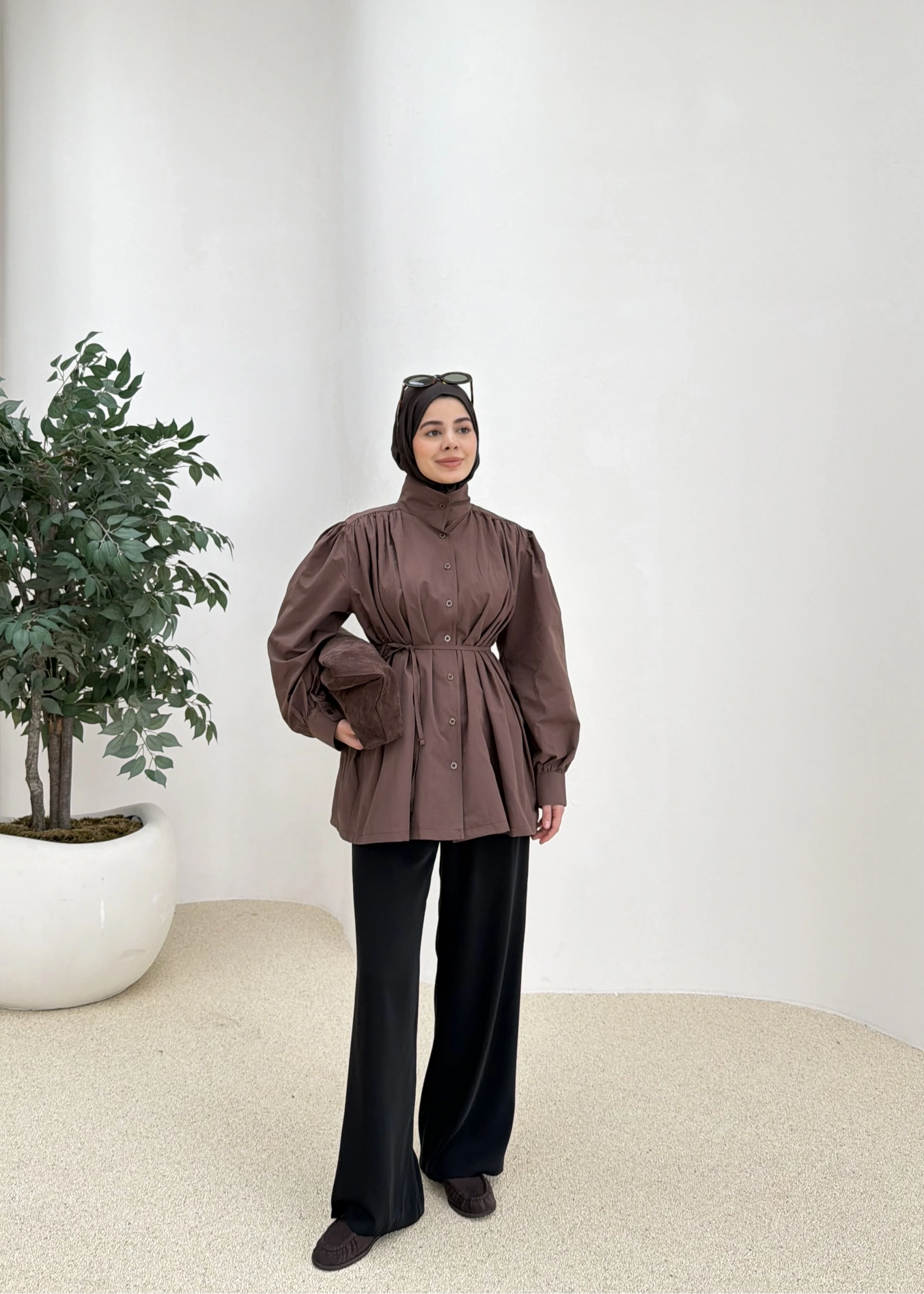 DİK YAKA GÖMLEK kahve