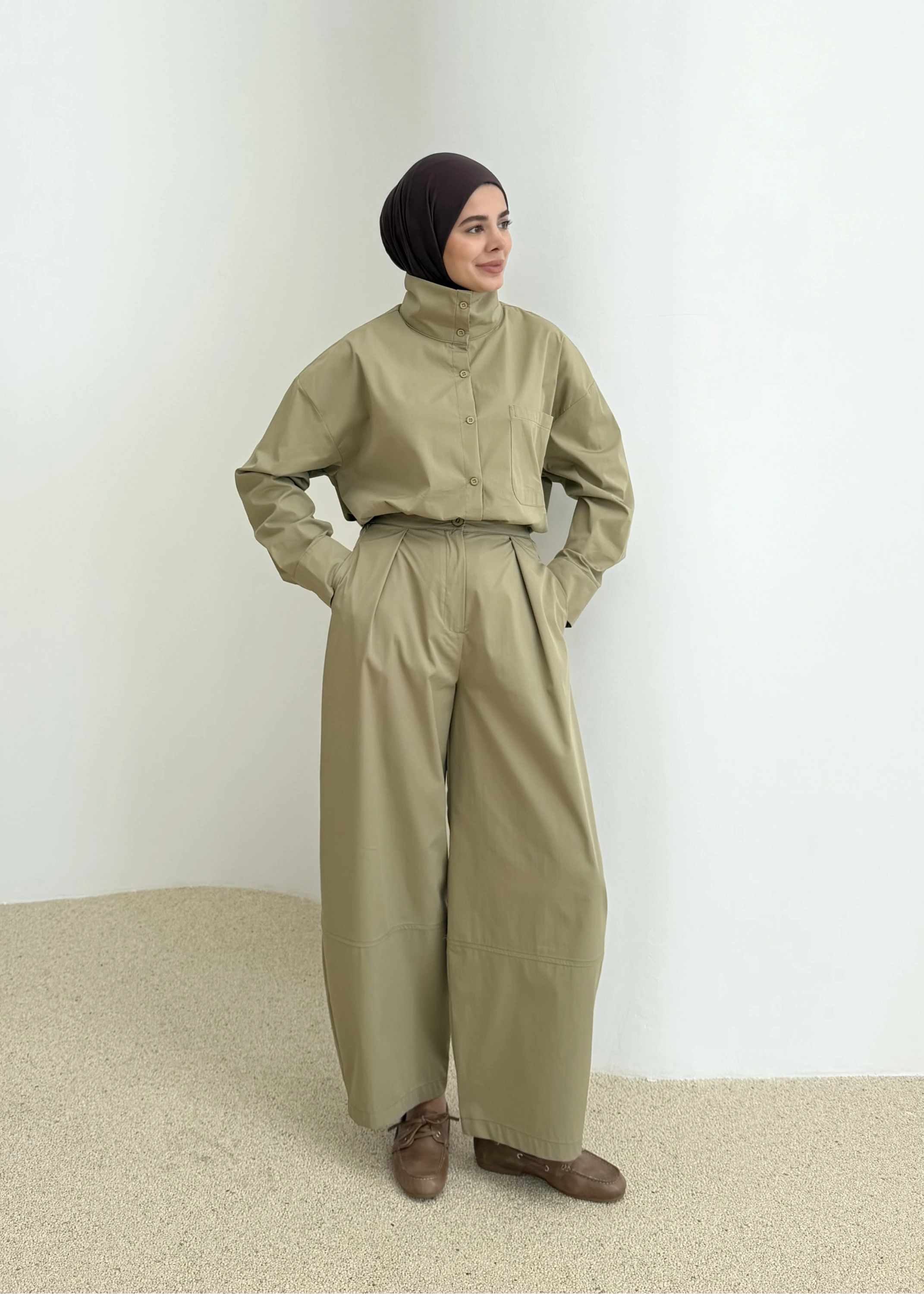 DİK YAKA MEVSİMLİK TAKIM YEŞİL