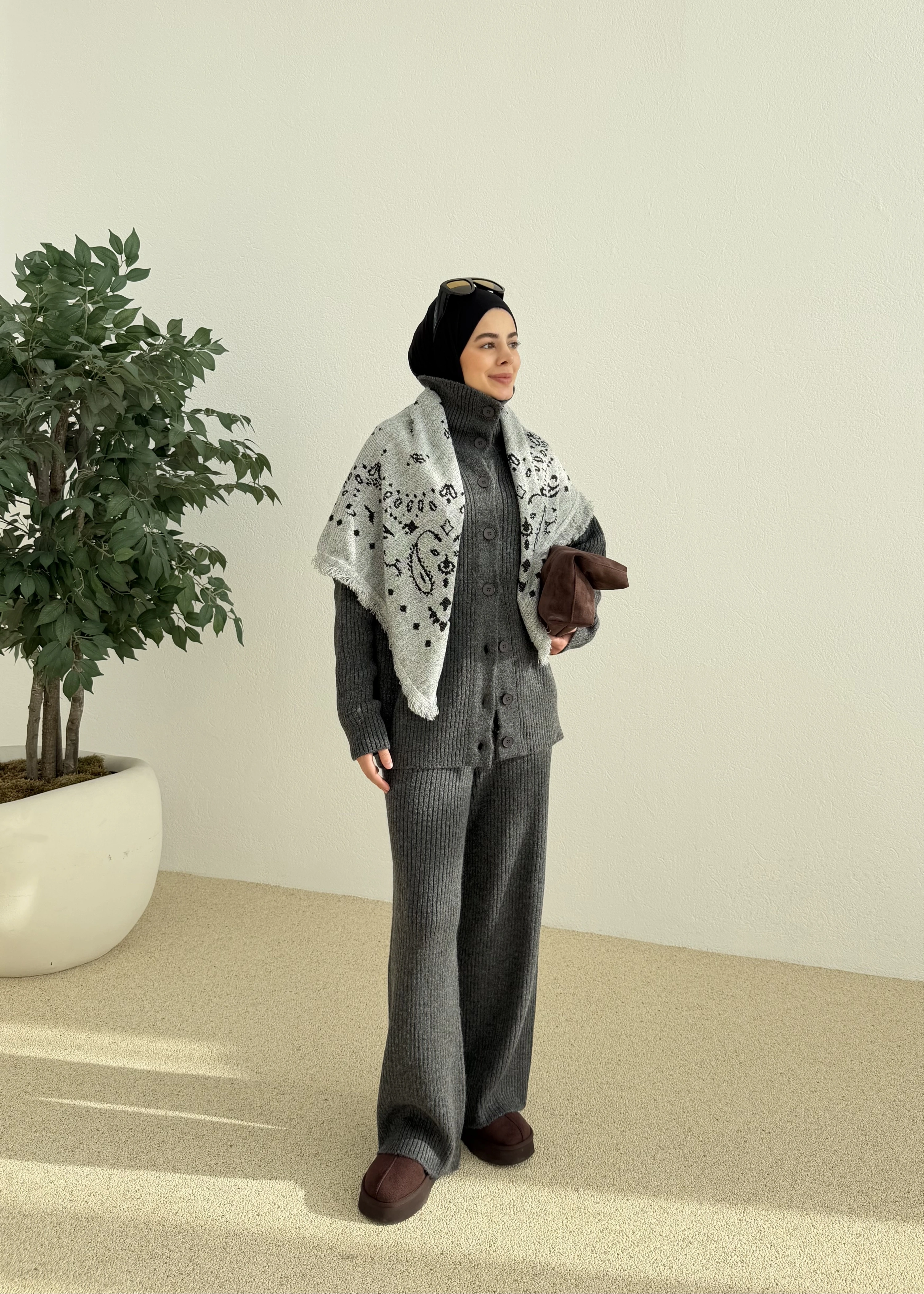 Dik yaka triko takım antrasit