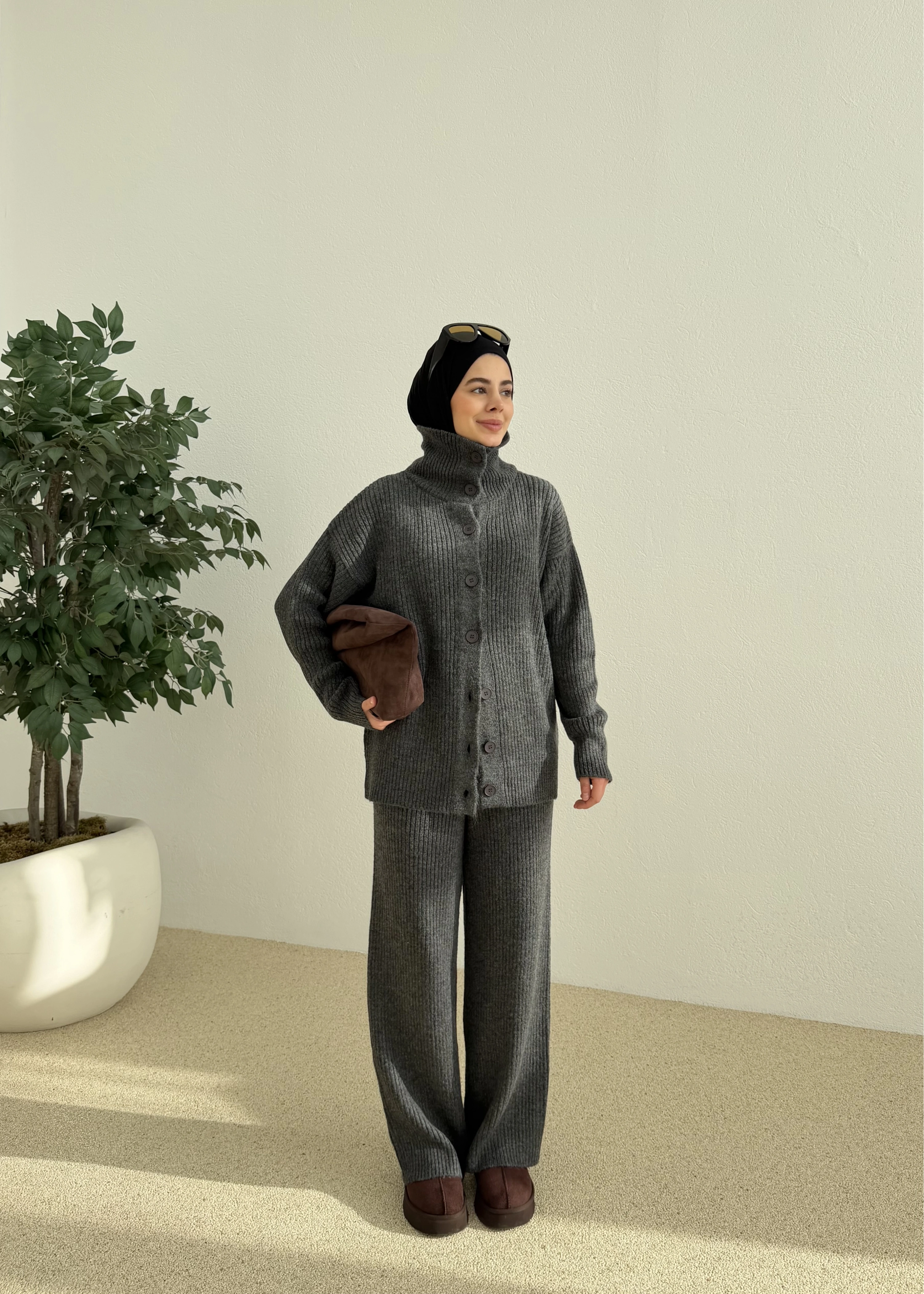 Dik yaka triko takım antrasit