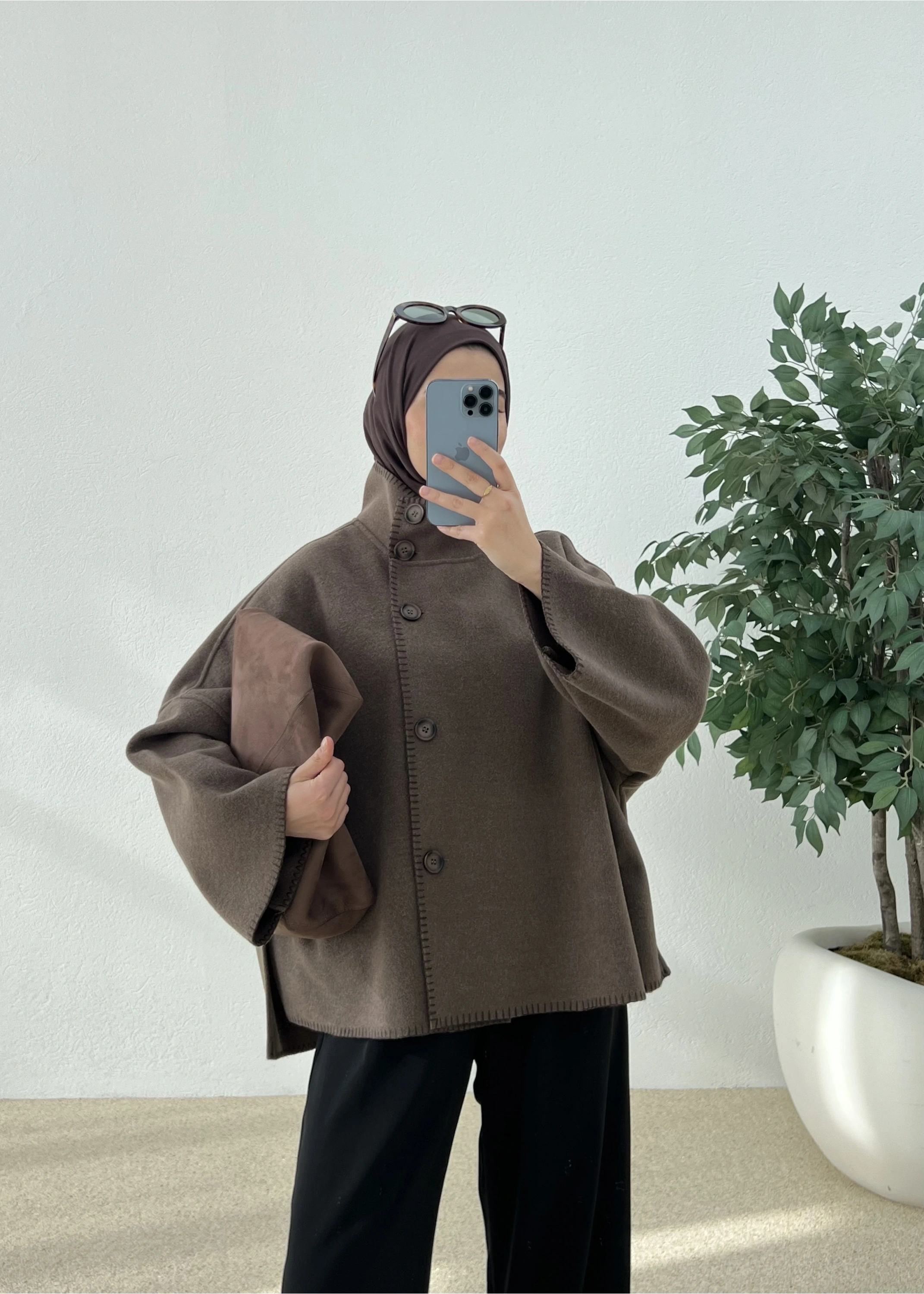 DİKİŞLİ DİK YAKA KABAN sütlü