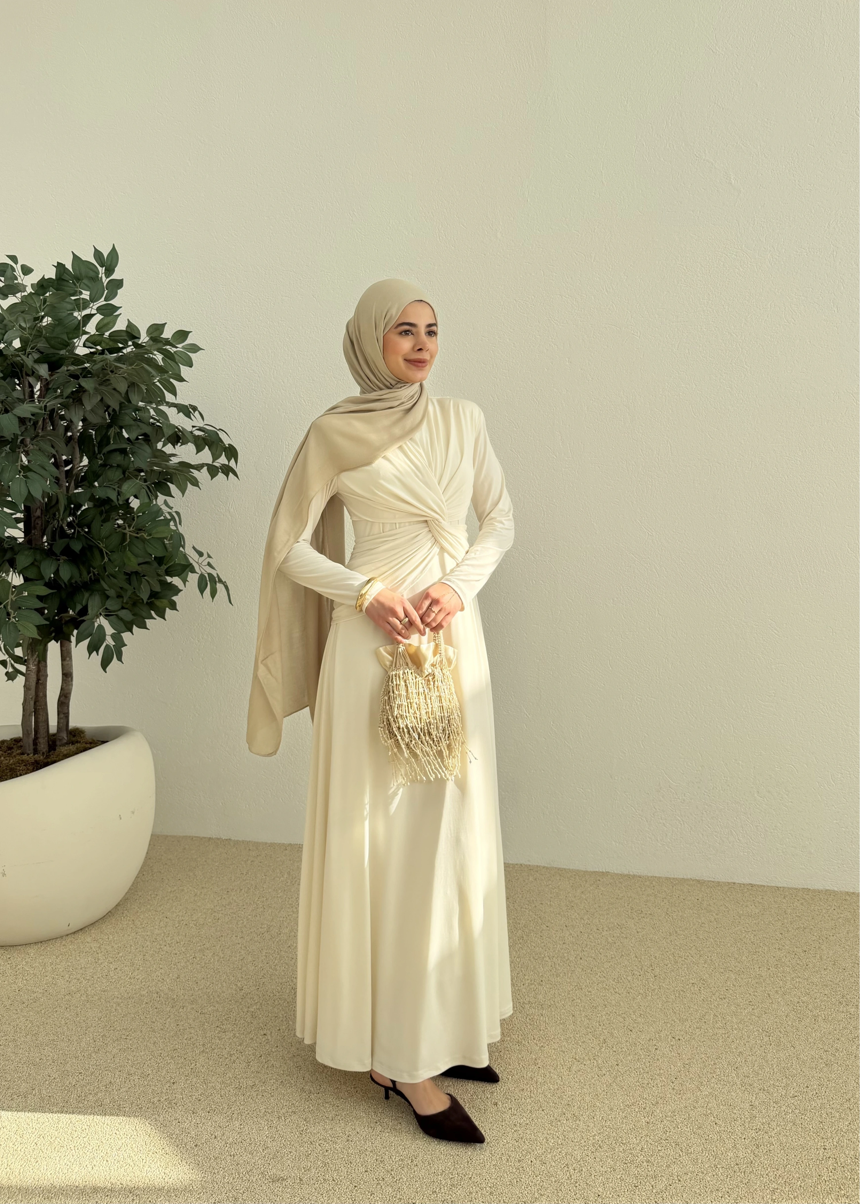 DÜĞÜM DETAY ELBİSE Soft krem