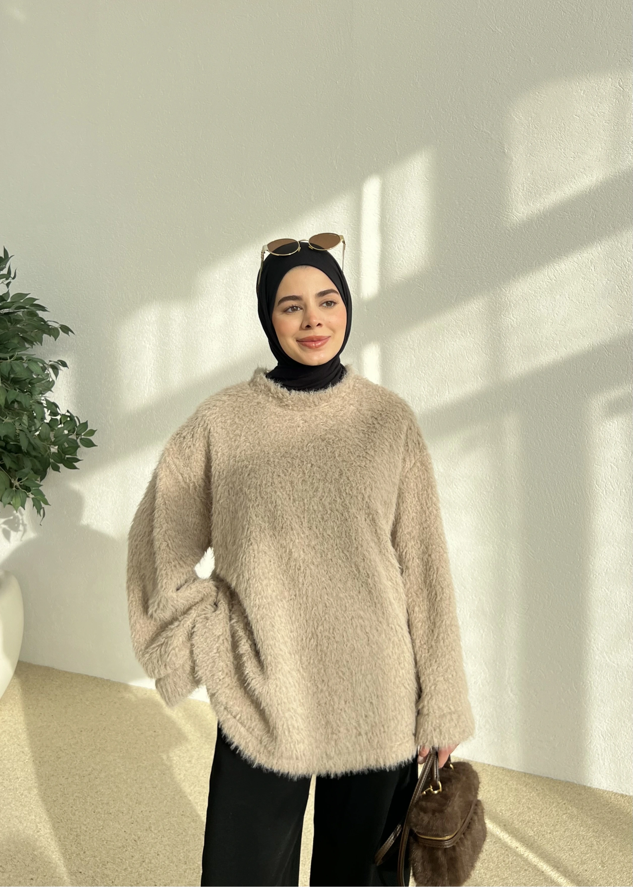 GENİŞ KOL TÜY KAZAK KARAMEL