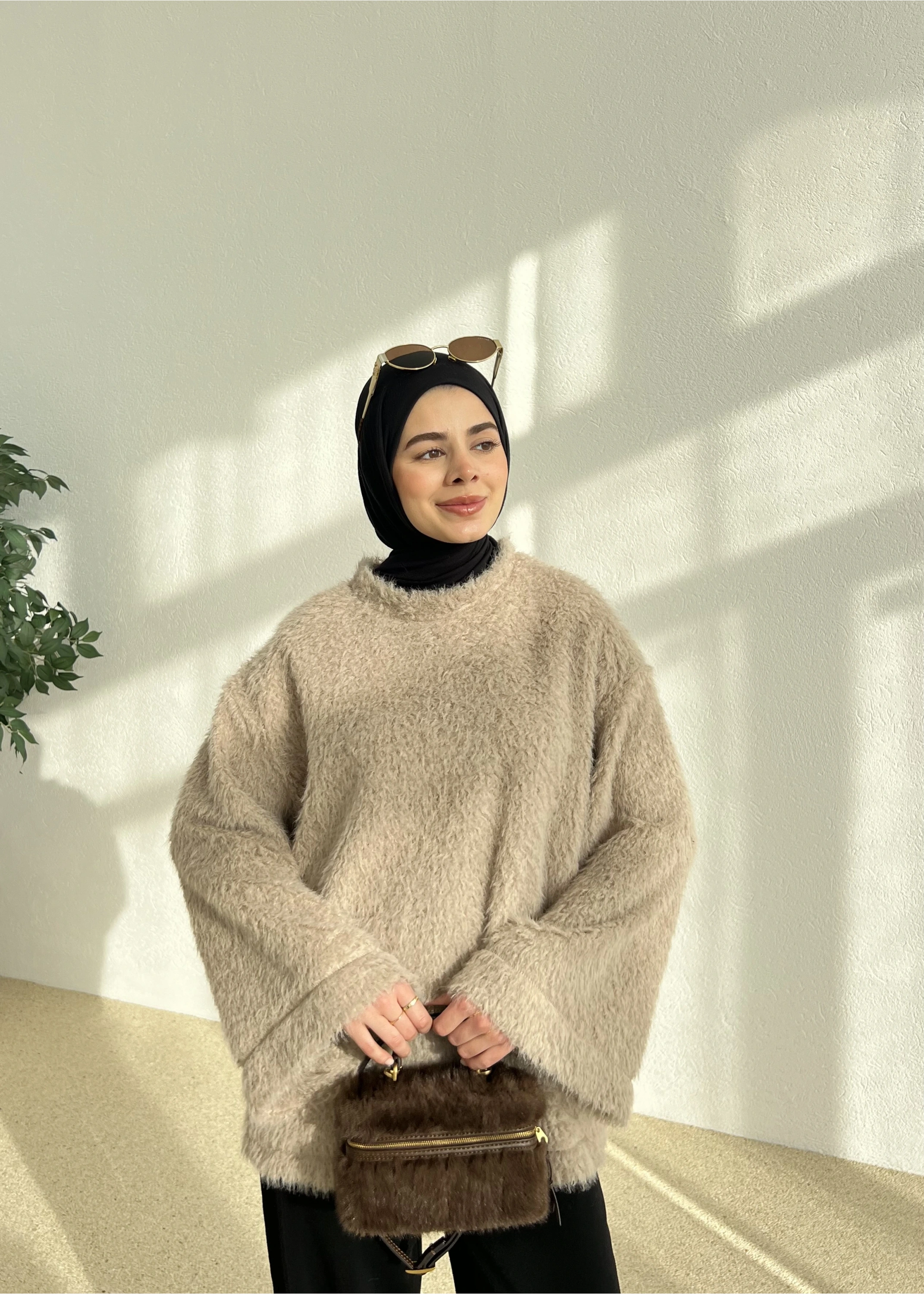 GENİŞ KOL TÜY KAZAK KARAMEL