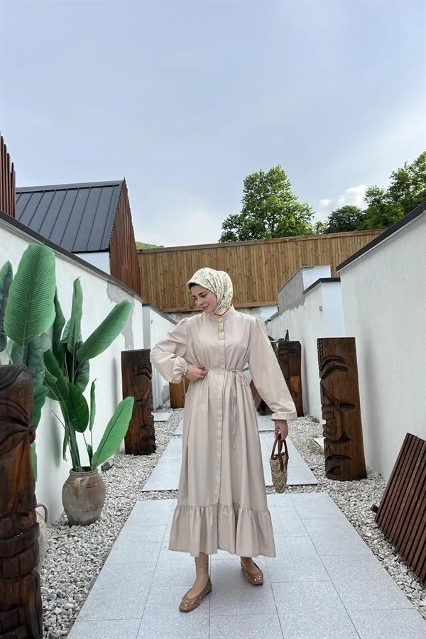 GOLD ÖNDEN DÜĞMELİ ELBİSE KREM