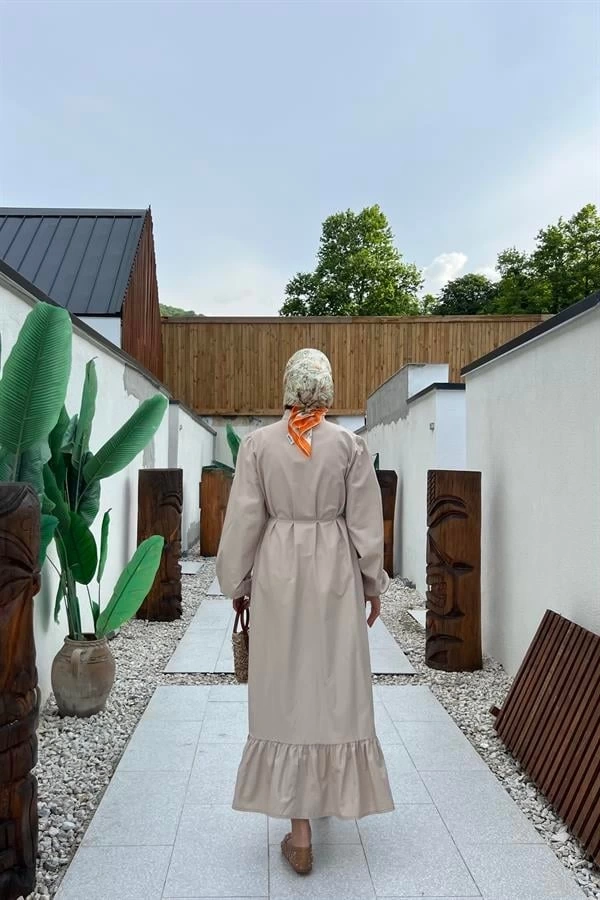 GOLD ÖNDEN DÜĞMELİ ELBİSE KREM