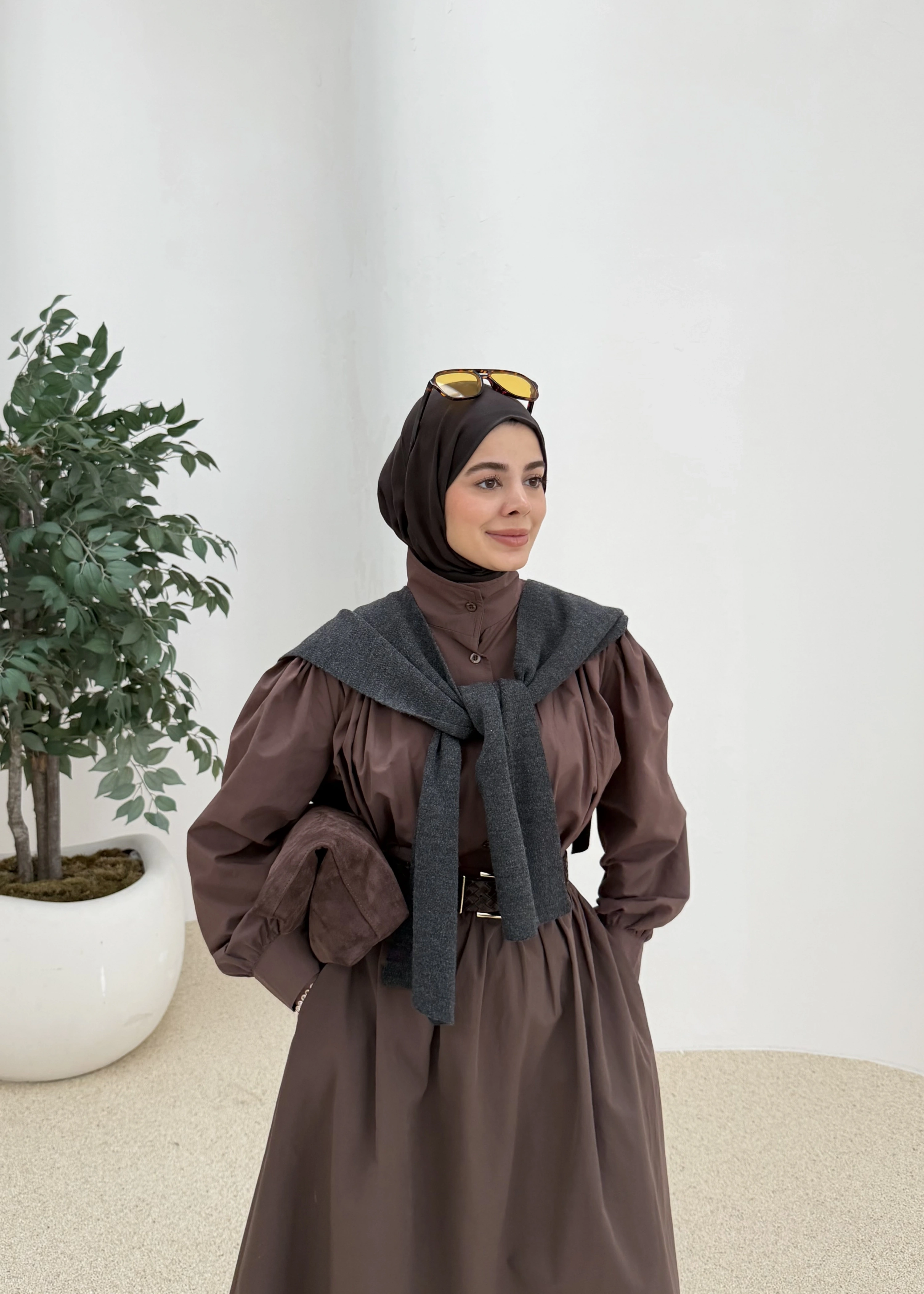 GÖMLEKLİ DİK YAKA TAKIM kahve