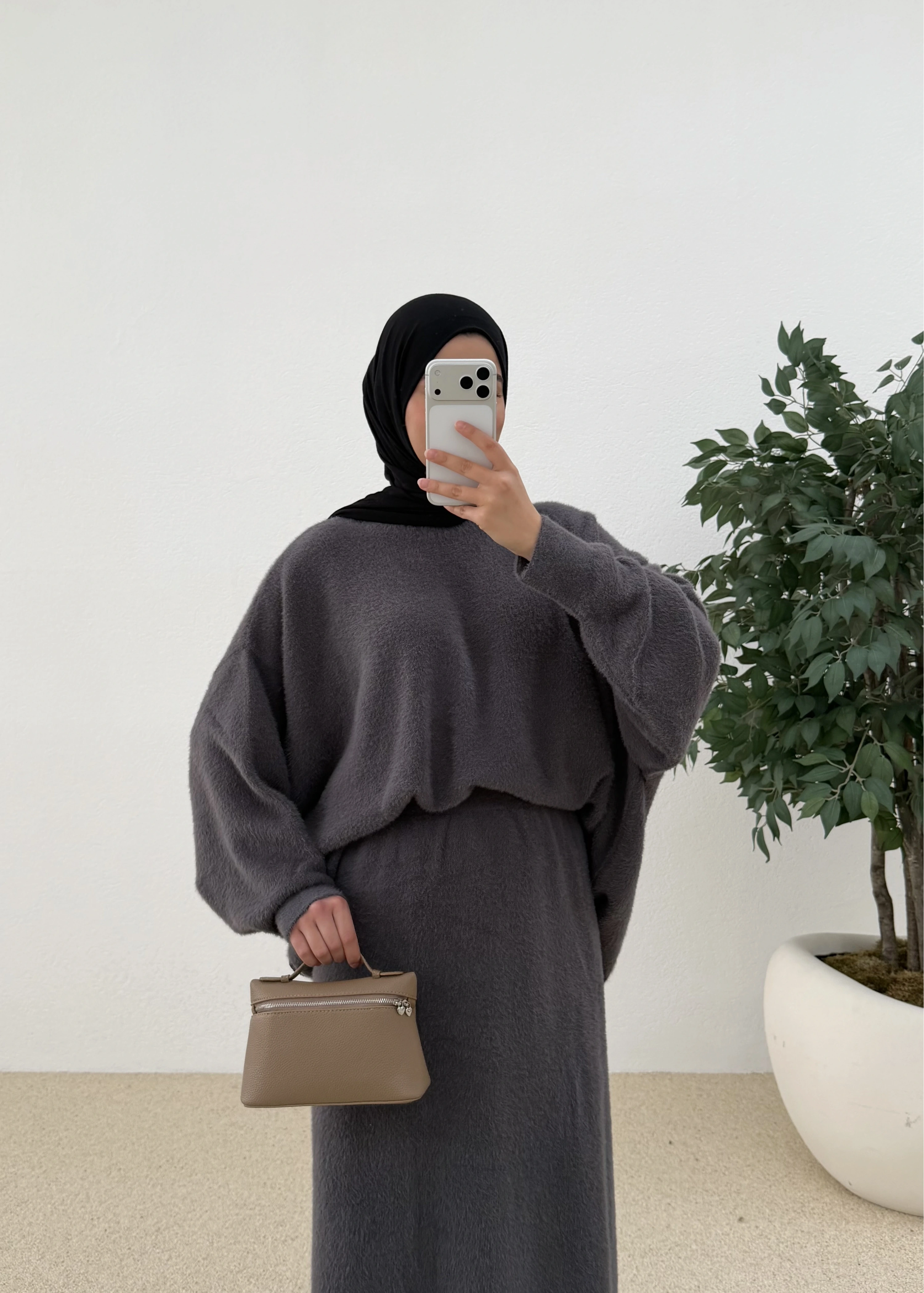 H&M yün içerikli tüylü etekli takımın ant