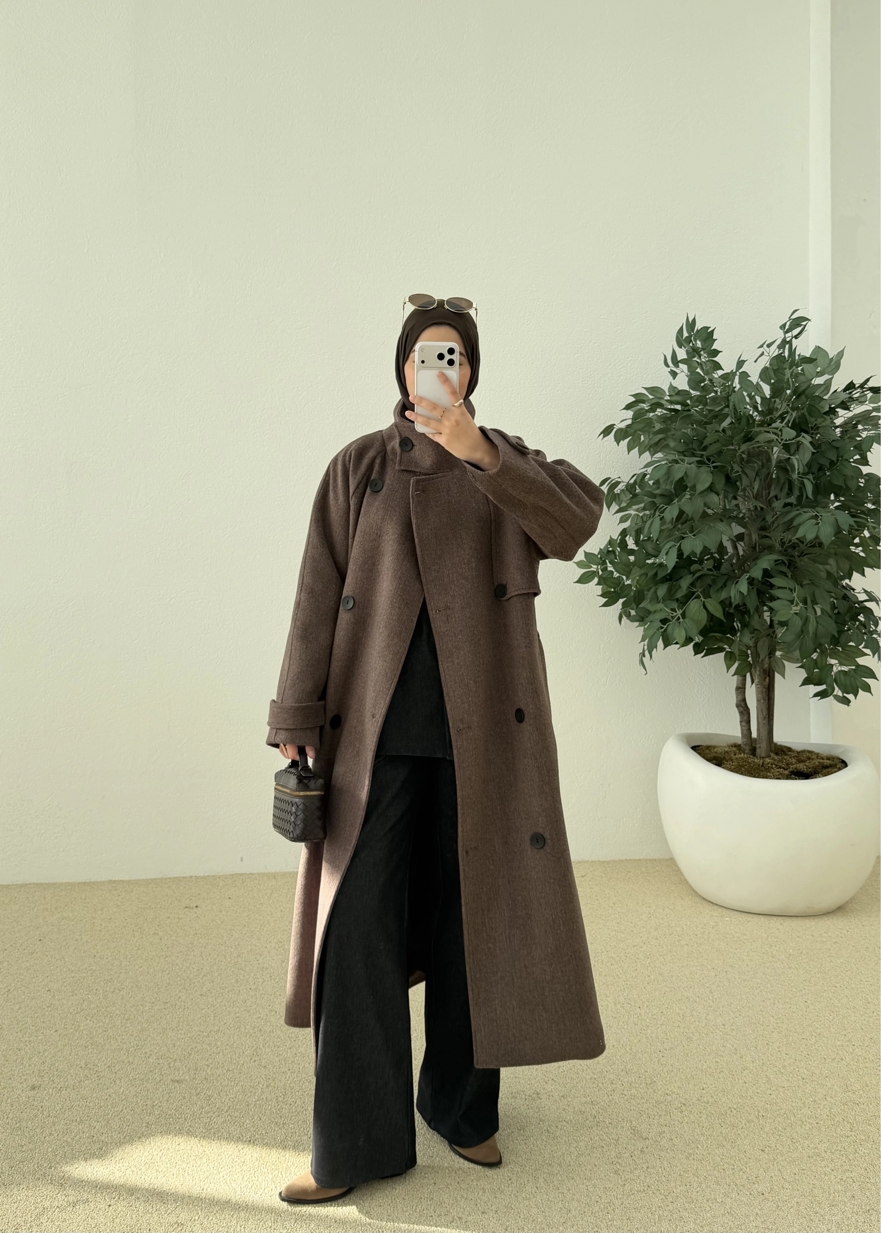 İTHAL KUMAŞ KAPAKLI YAKALI KABAN kahve